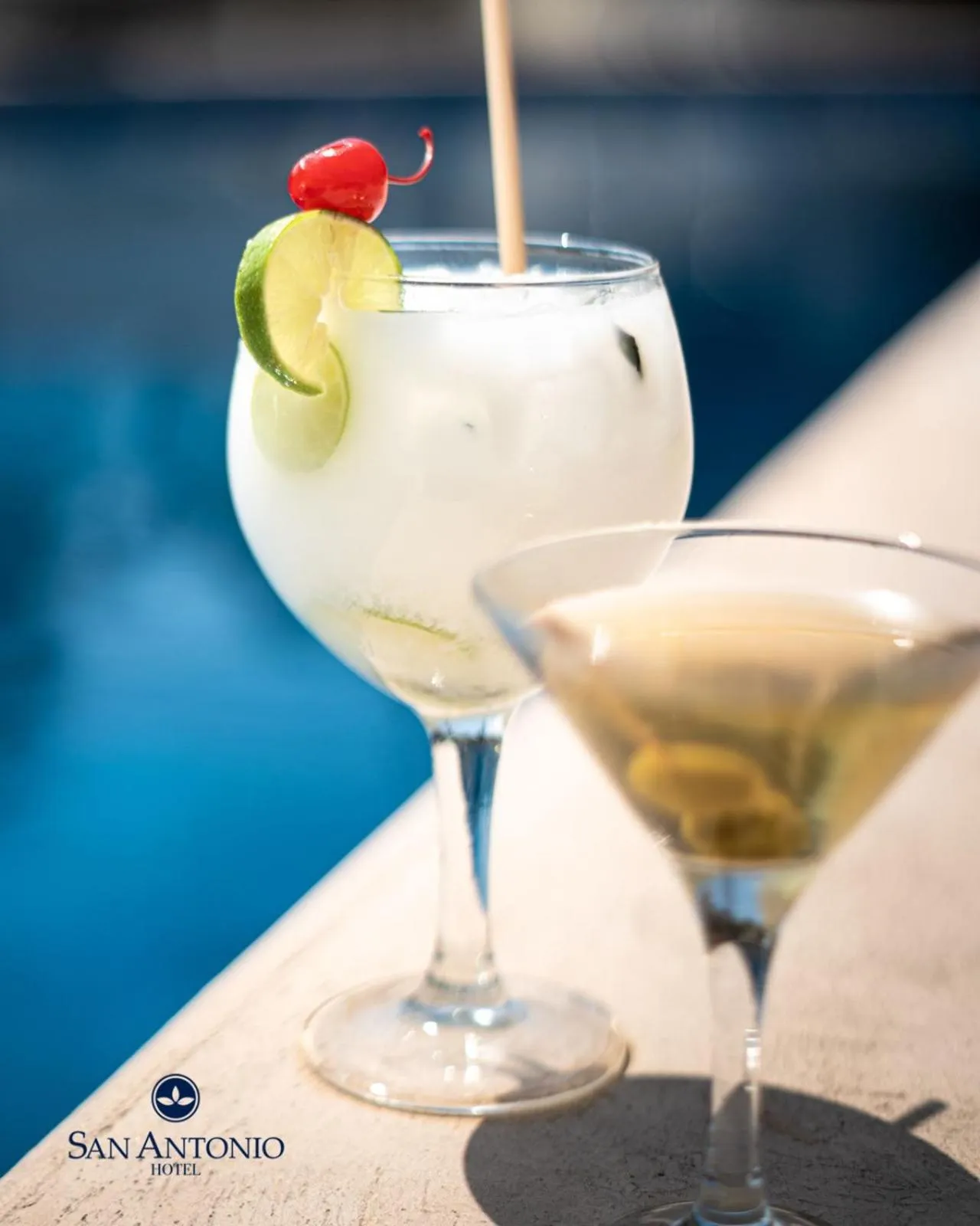 Swimming pool in Hotel San Antonio