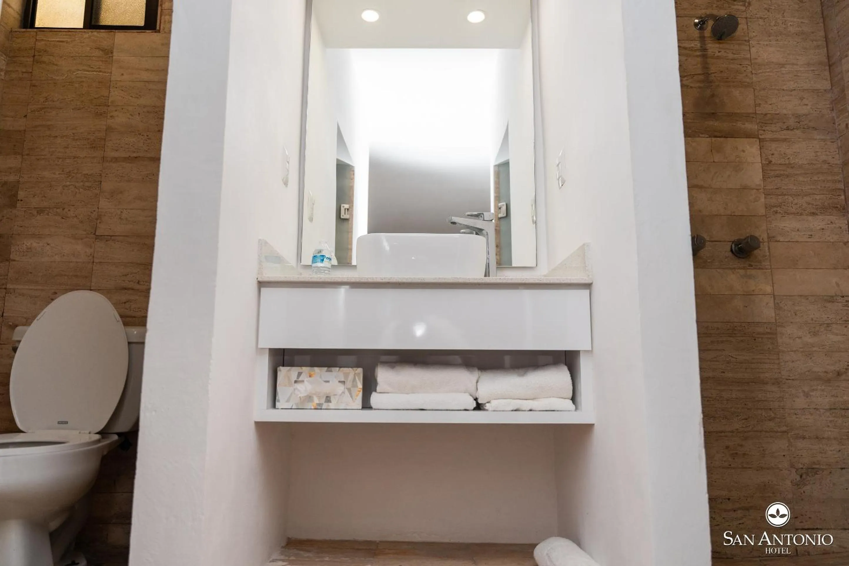 Bathroom in Hotel San Antonio