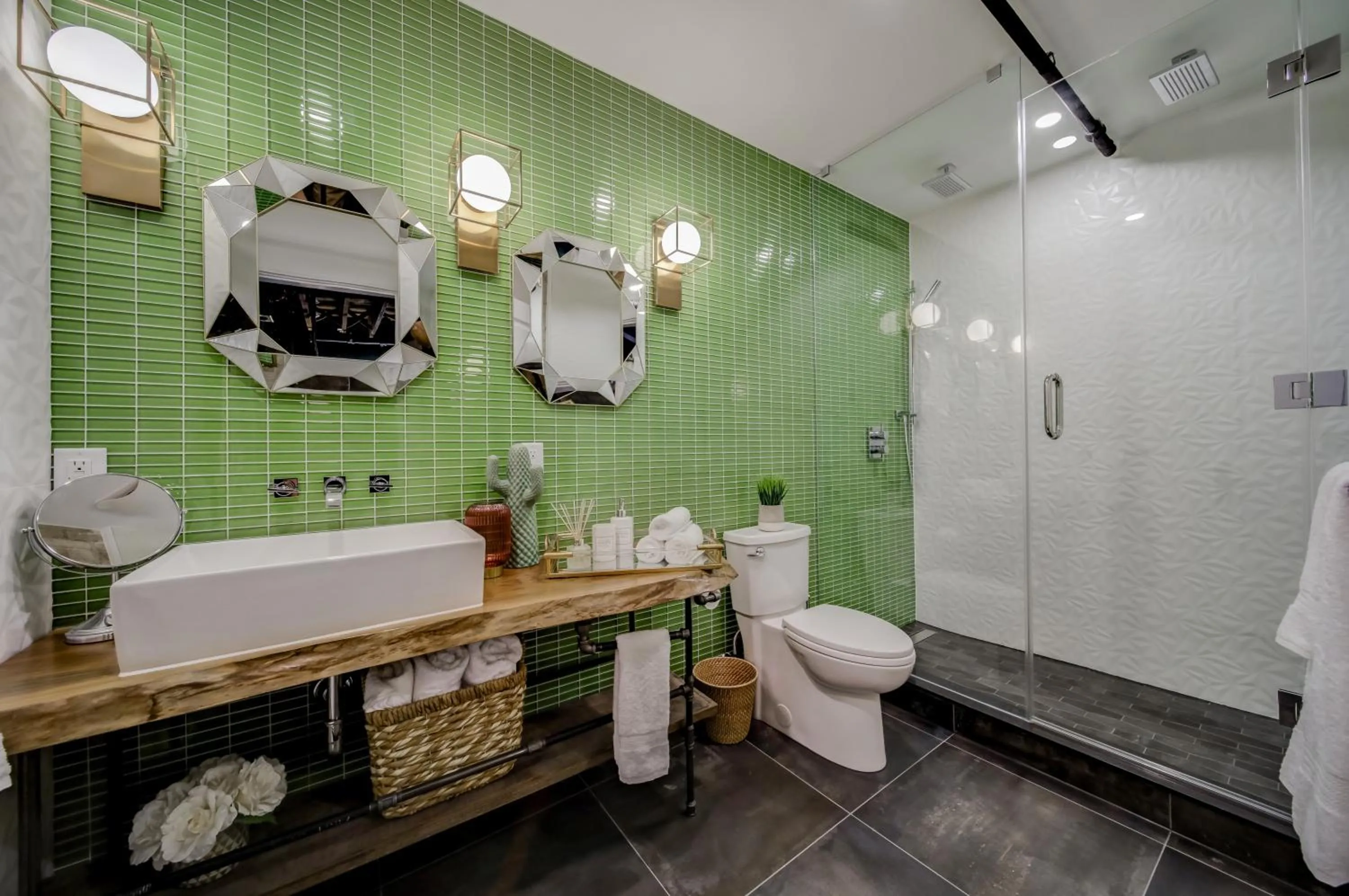 Shower in The Westlake