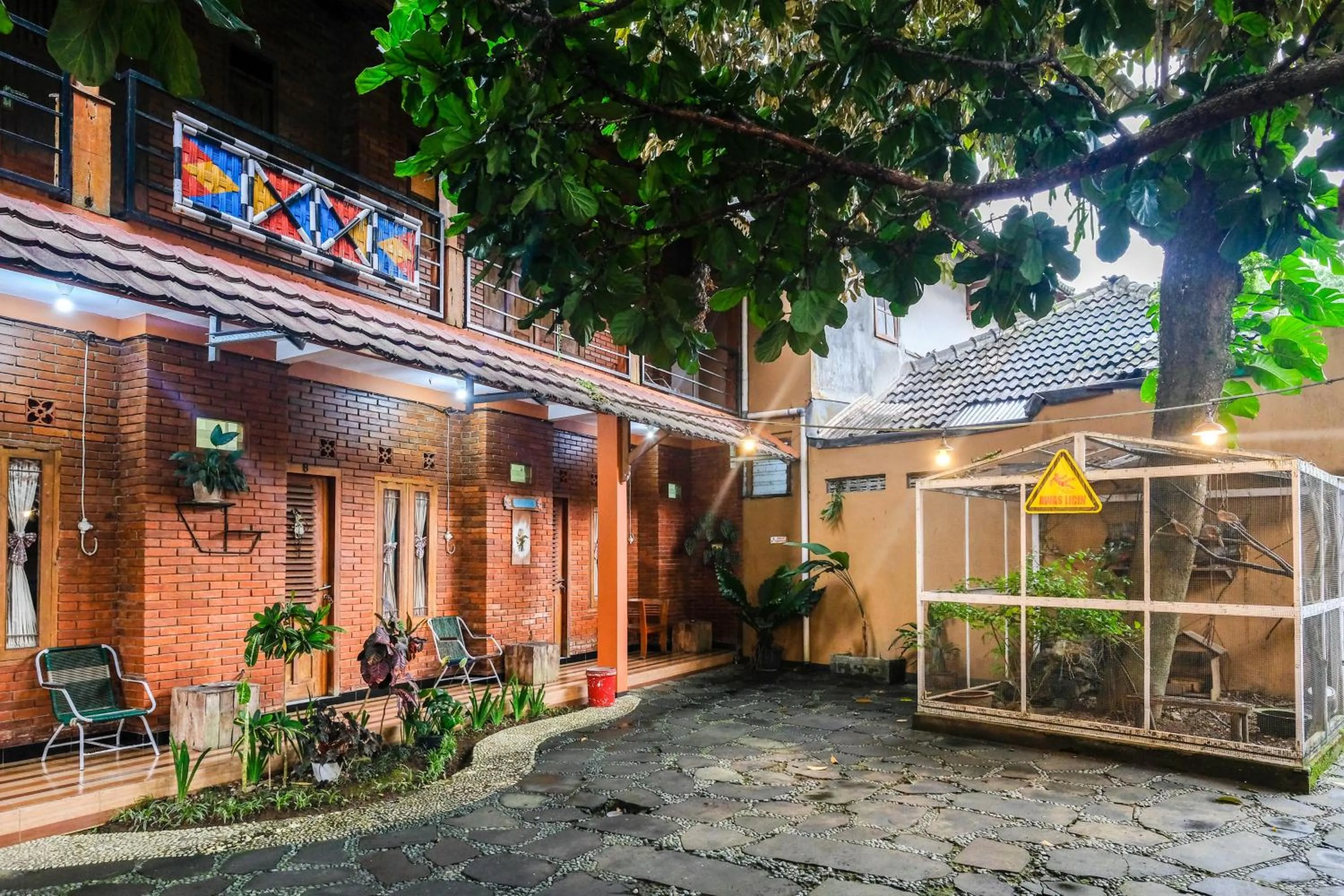 Property building in RedDoorz Syariah near Akmil Magelang