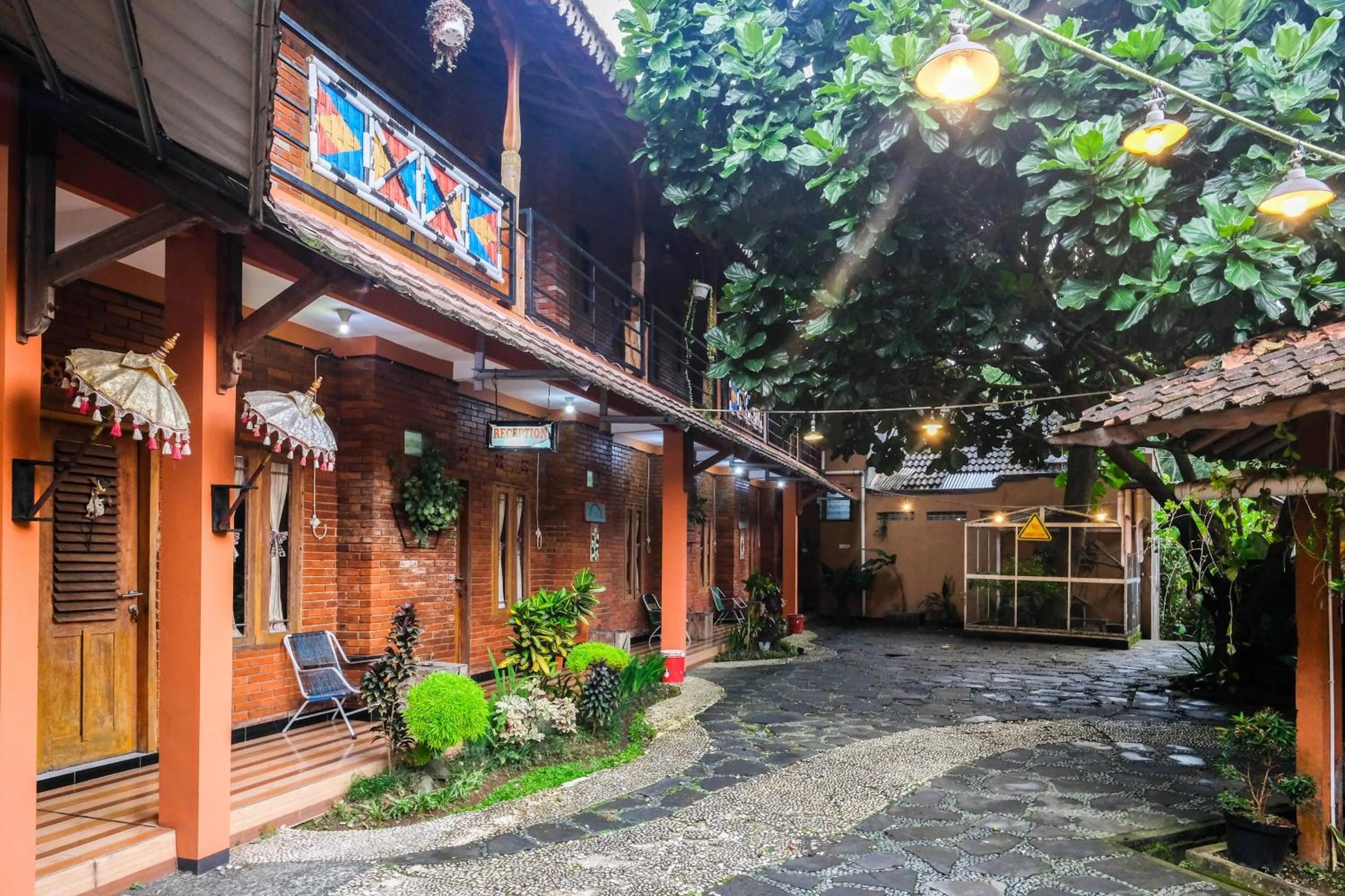 Facade/entrance in RedDoorz Syariah near Akmil Magelang