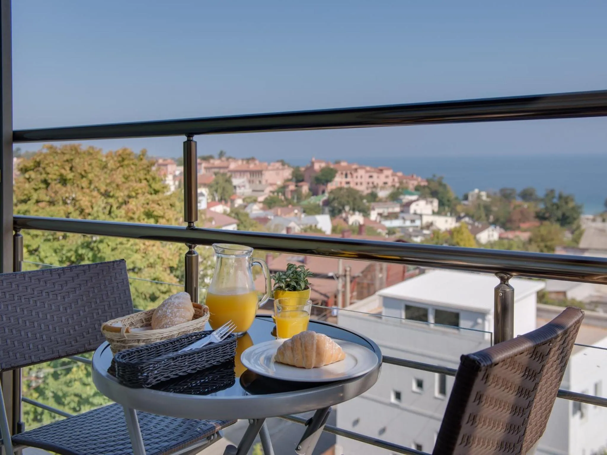 Pool view in Villa Pinia Eco-hotel