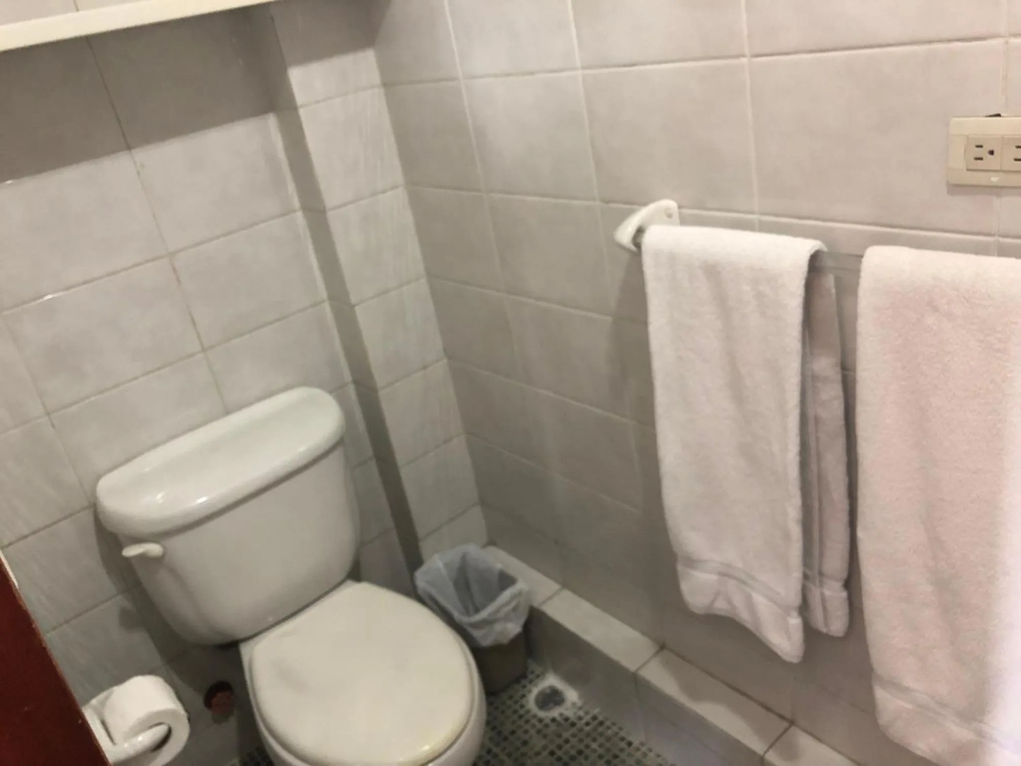 Toilet in Hotel Discovery