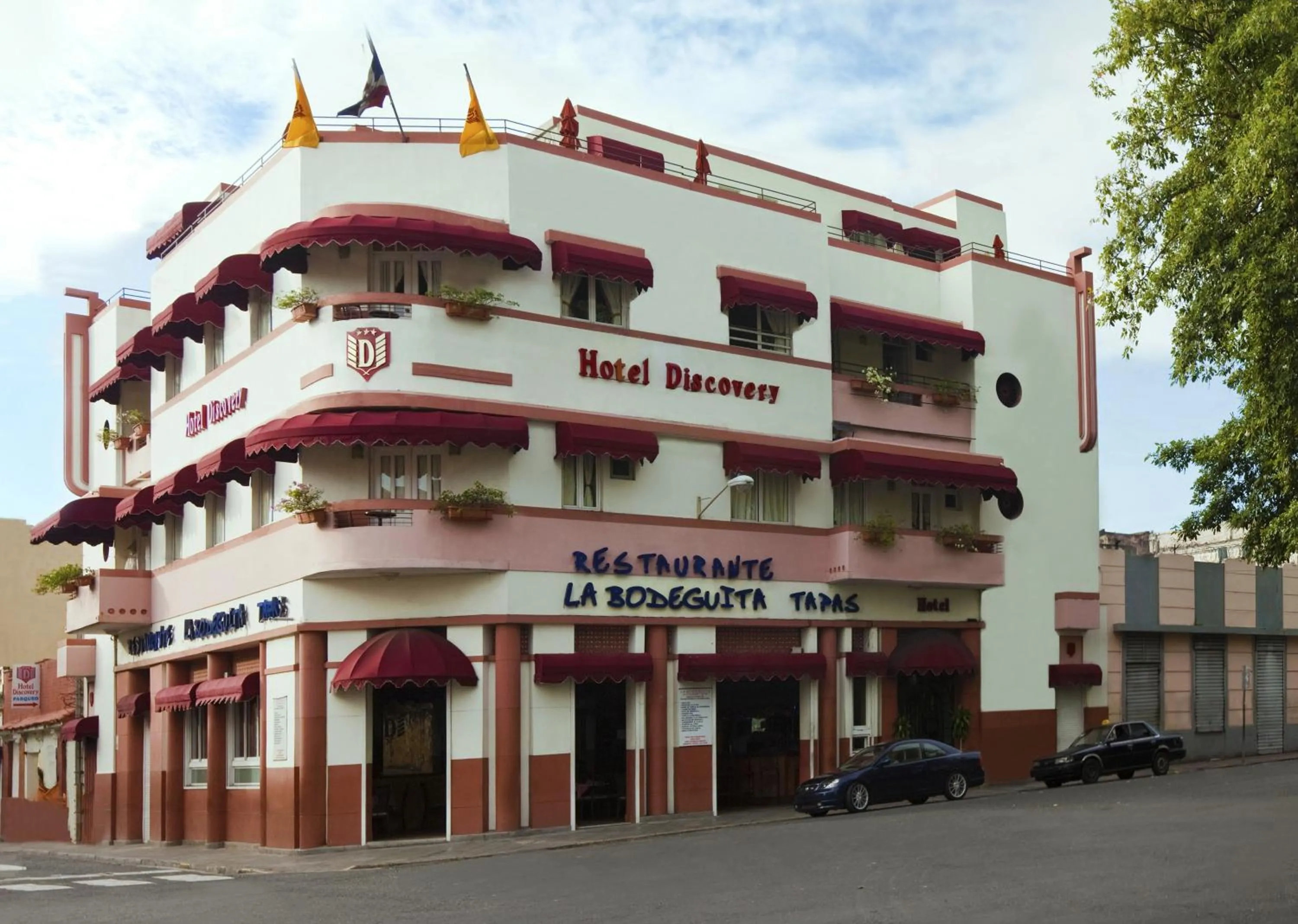 Property building in Hotel Discovery