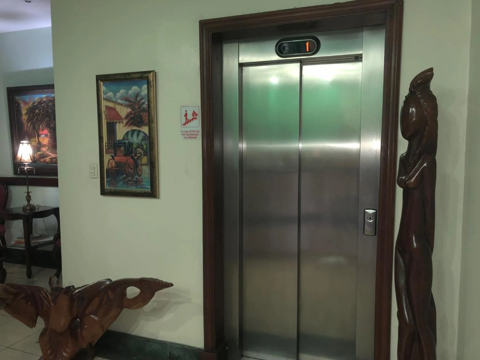elevator in Hotel Discovery