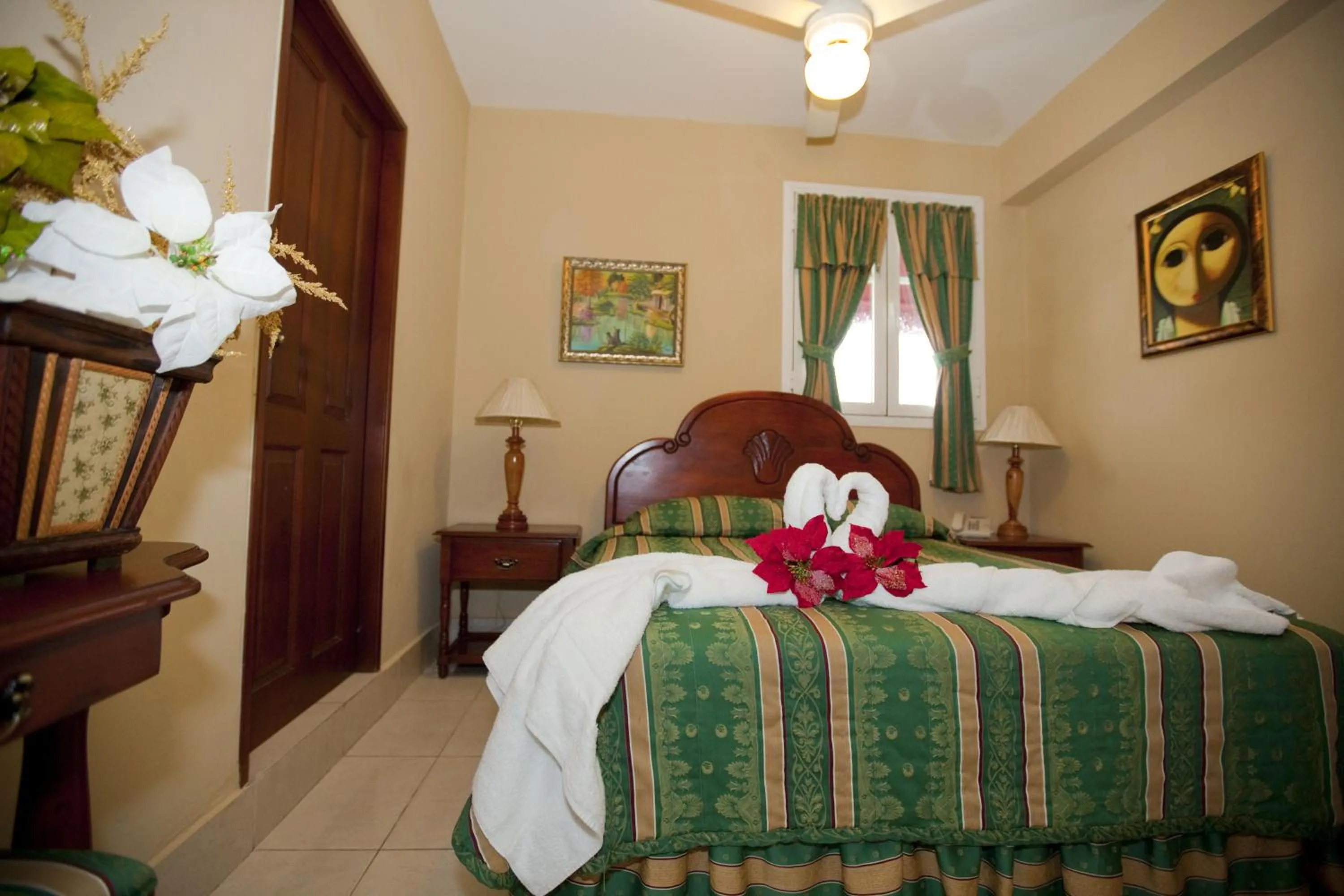 Bed in Hotel Discovery