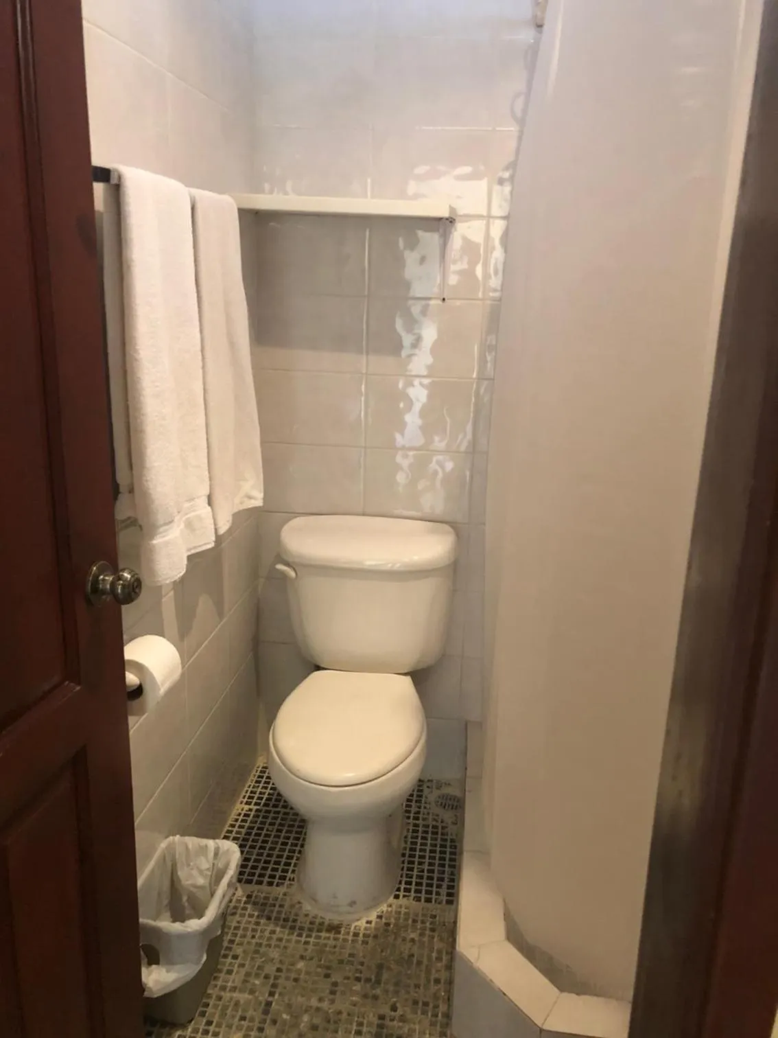 Toilet in Hotel Discovery