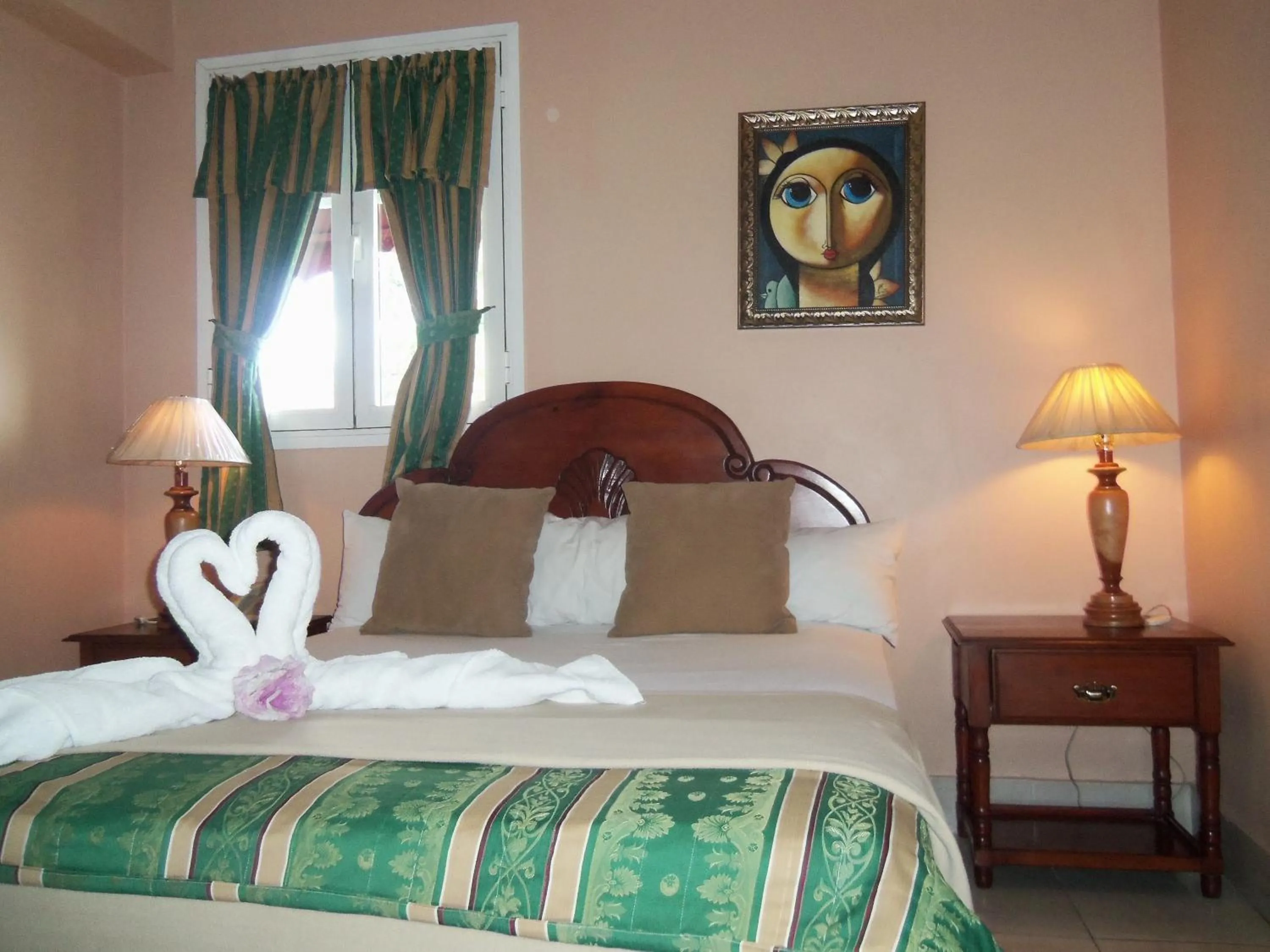 Bed in Hotel Discovery