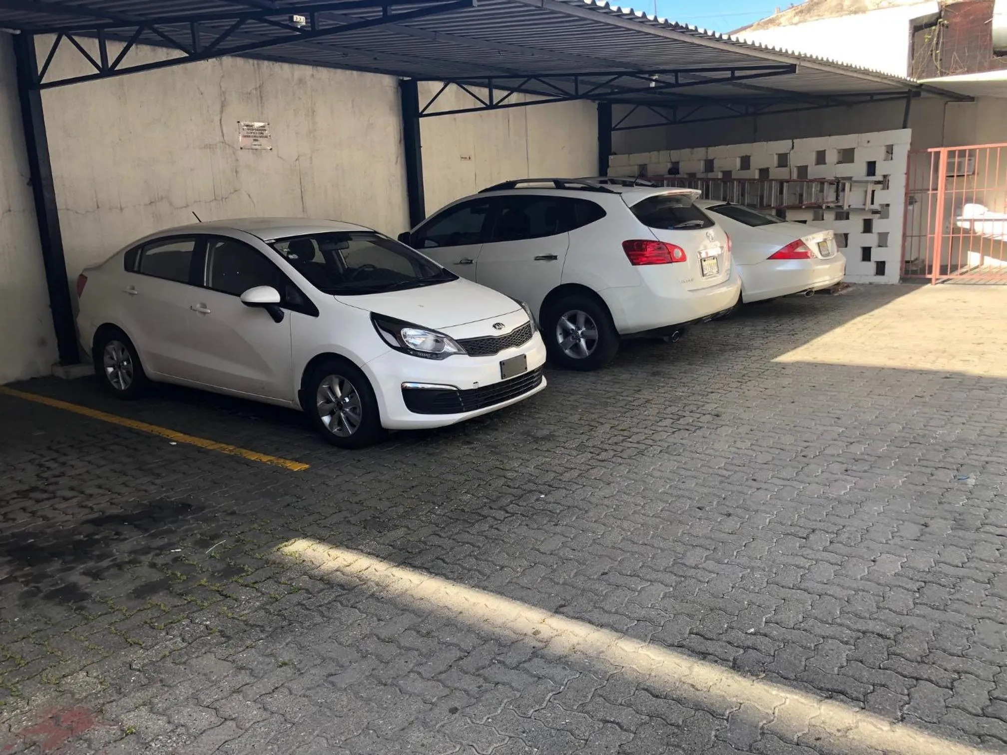 Parking in Hotel Discovery