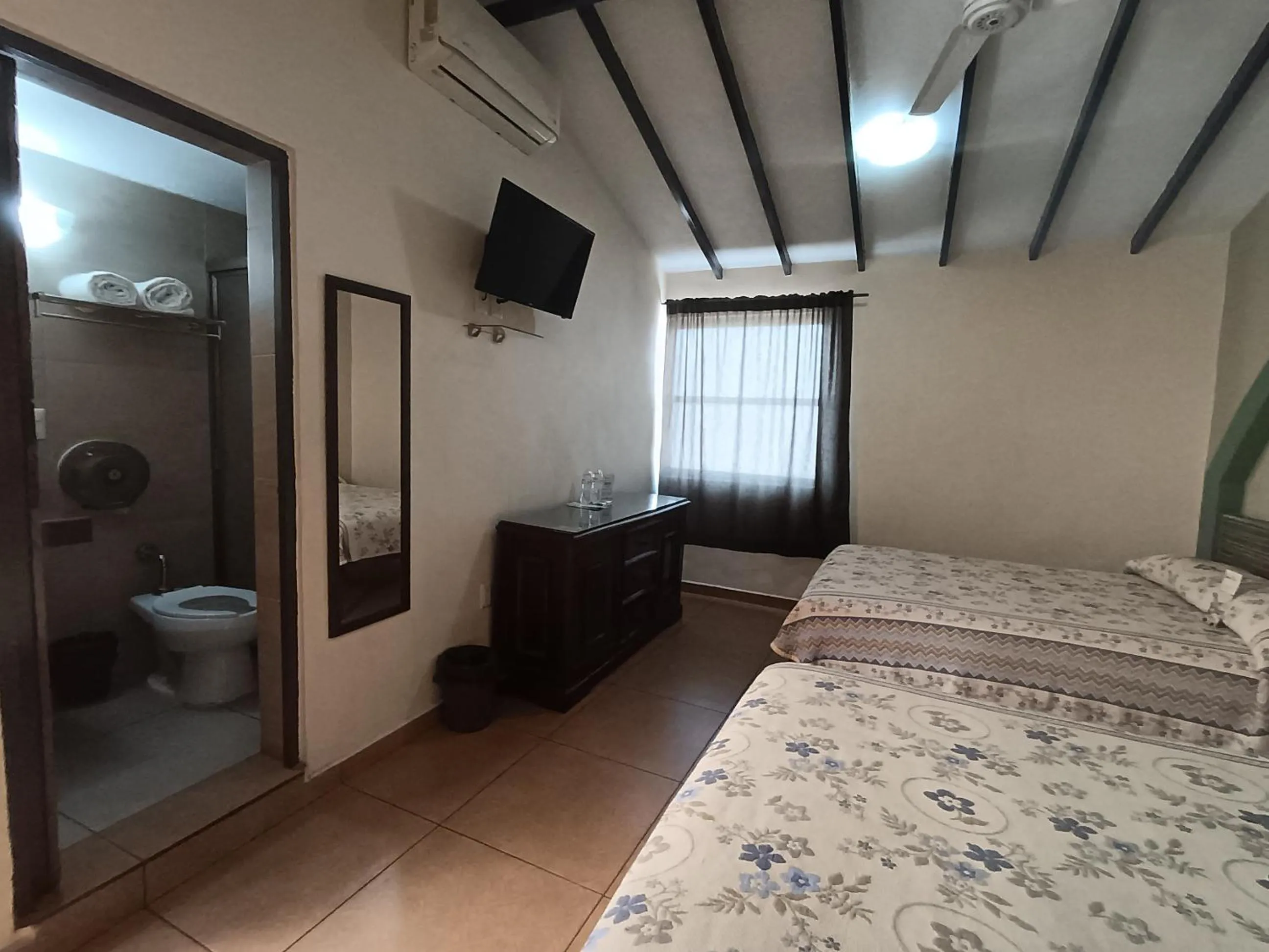 Photo of the whole room, Bed in Hotel La Merced