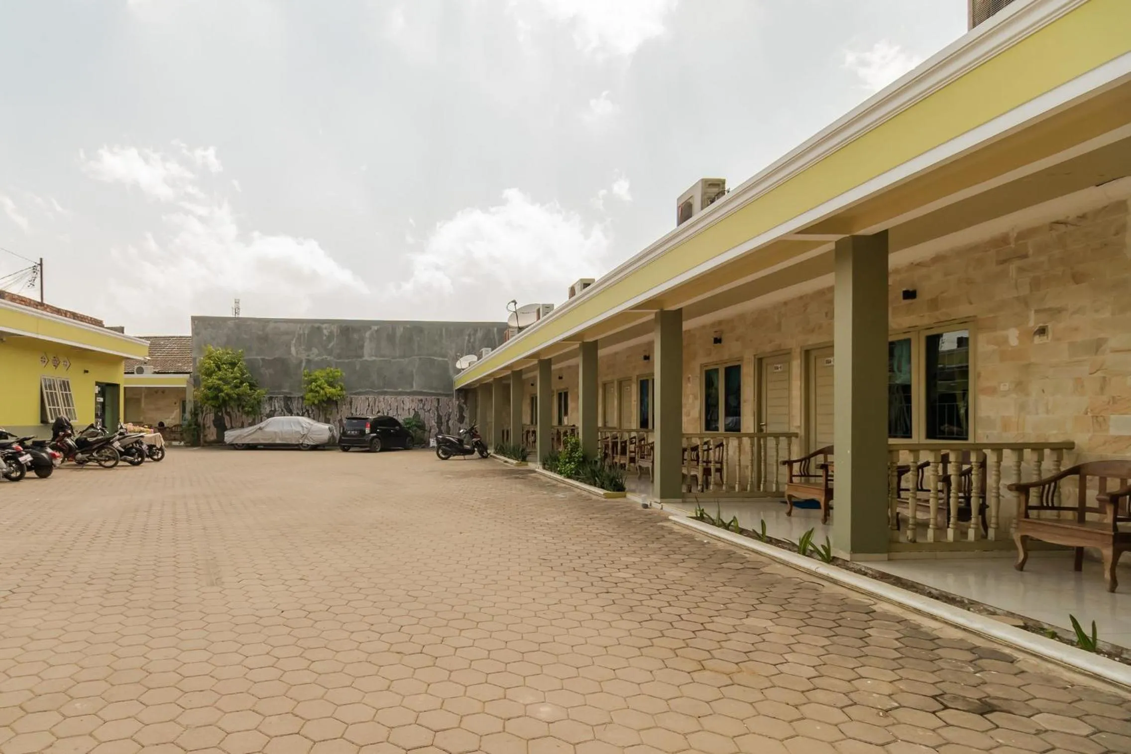 Property building in Urbanview Hotel Nugraha Palembang by RedDoorz