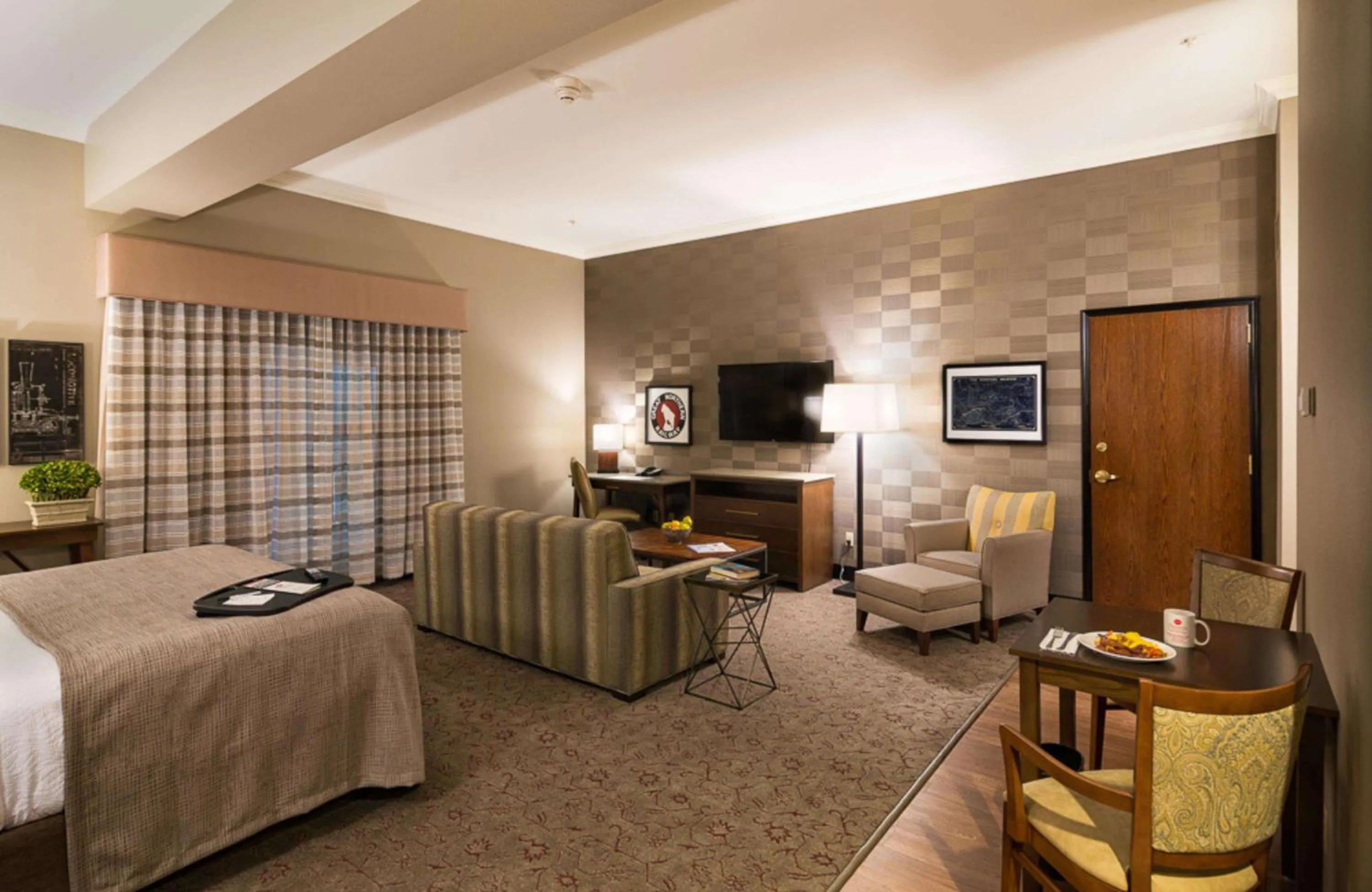 Bedroom, Bed in Best Western Premier Helena Great Northern Hotel