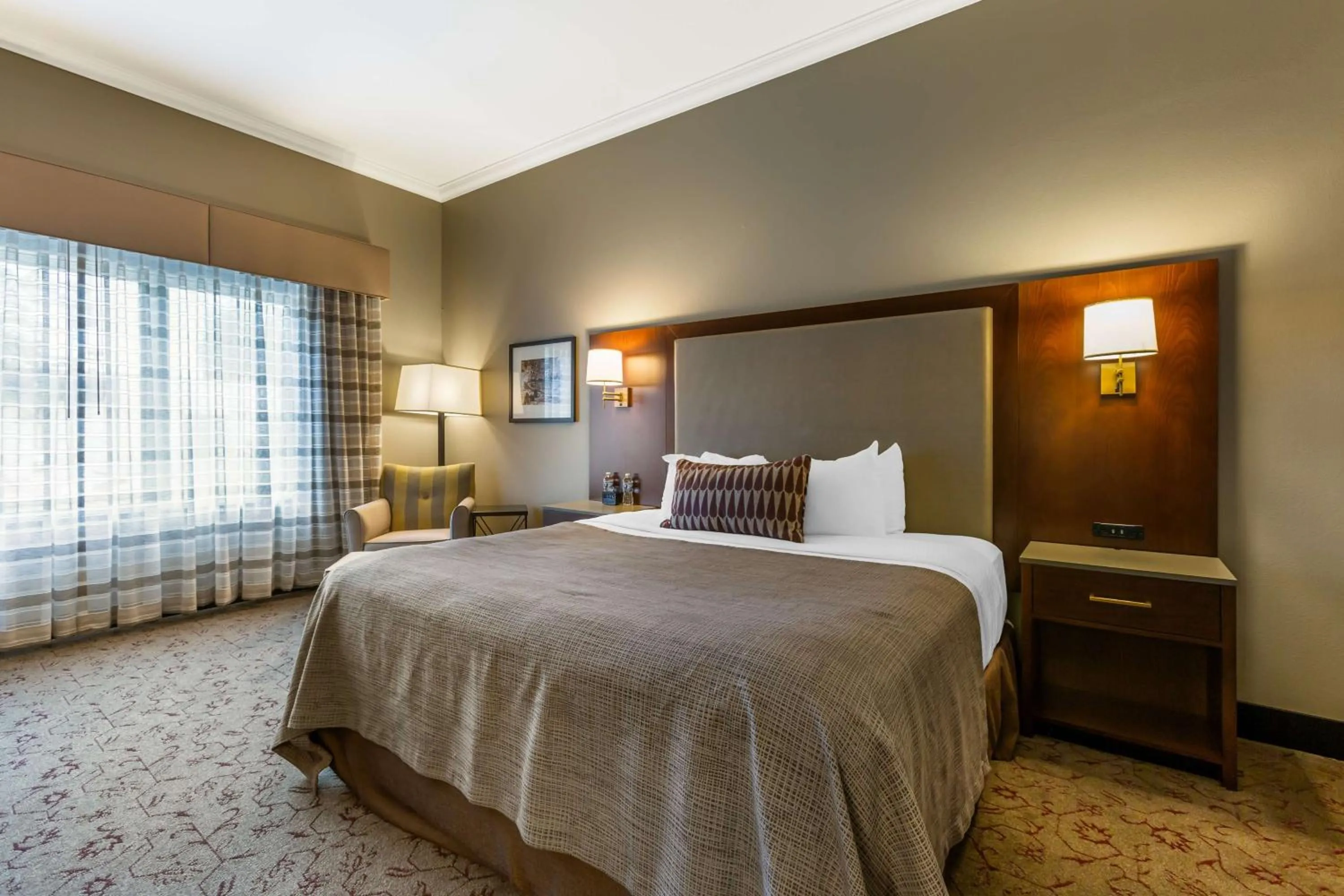 Bedroom, Bed in Best Western Premier Helena Great Northern Hotel