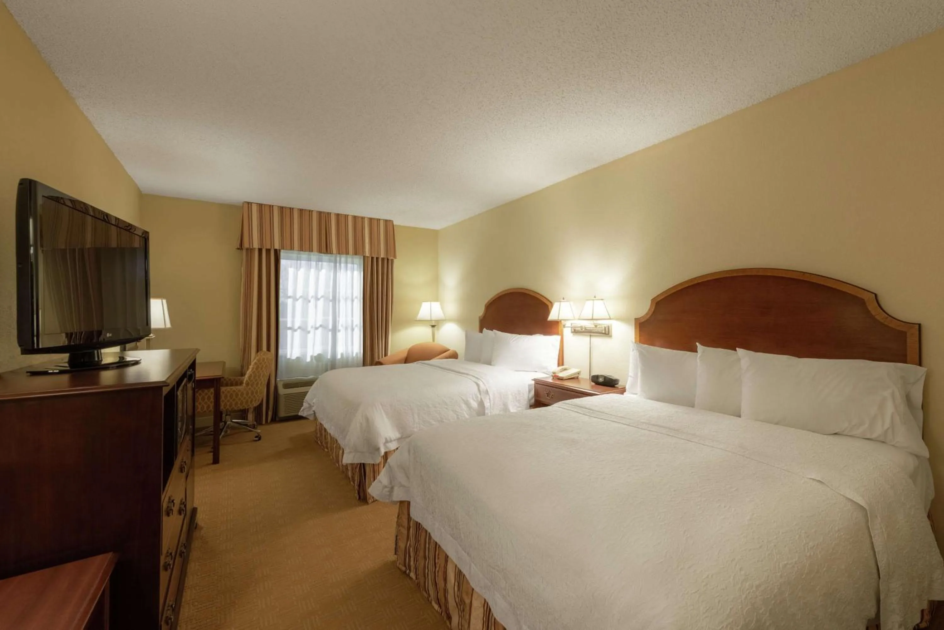 Bedroom, Bed in Hampton Inn & Suites - Vicksburg
