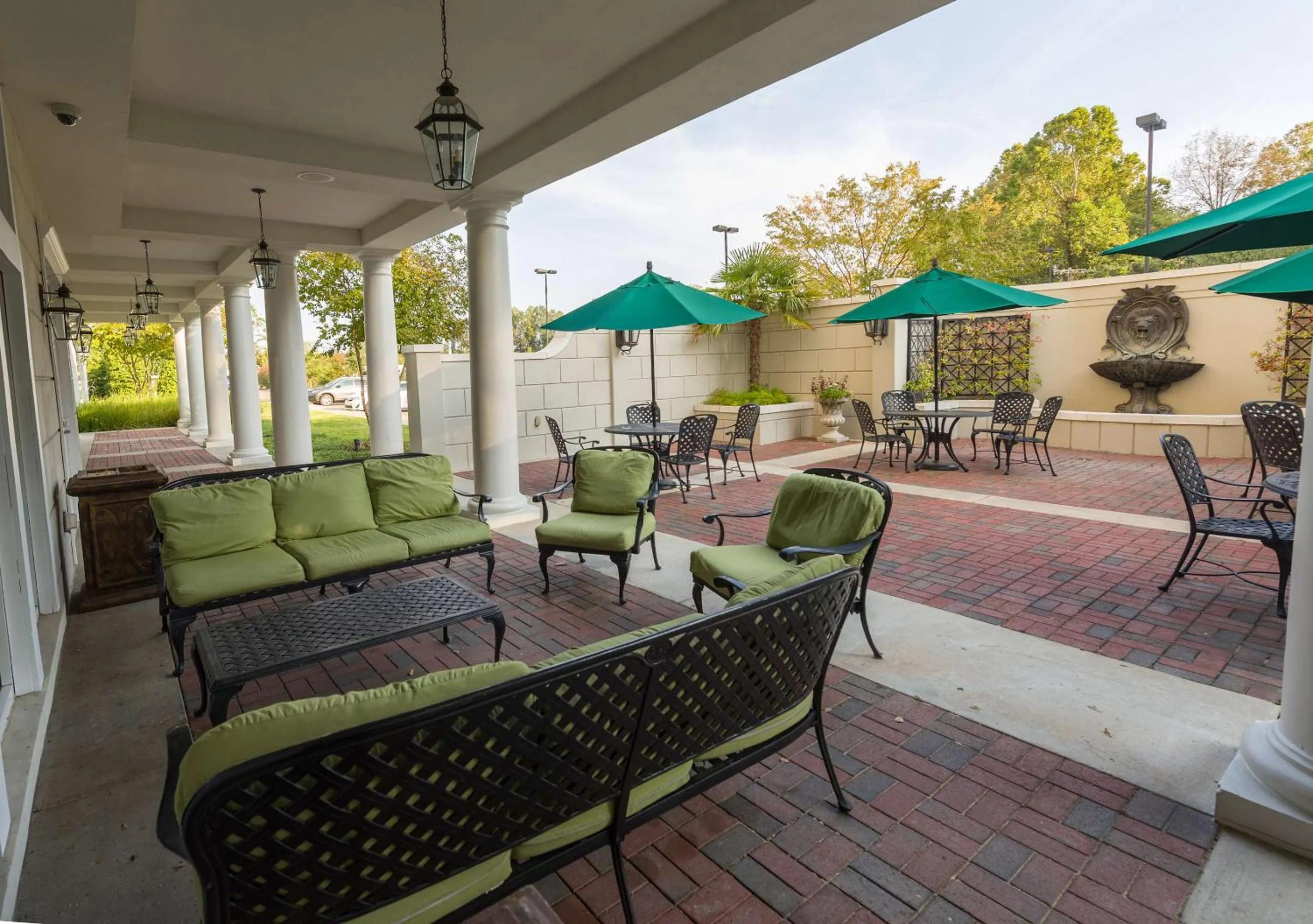 Patio in Hampton Inn & Suites - Vicksburg