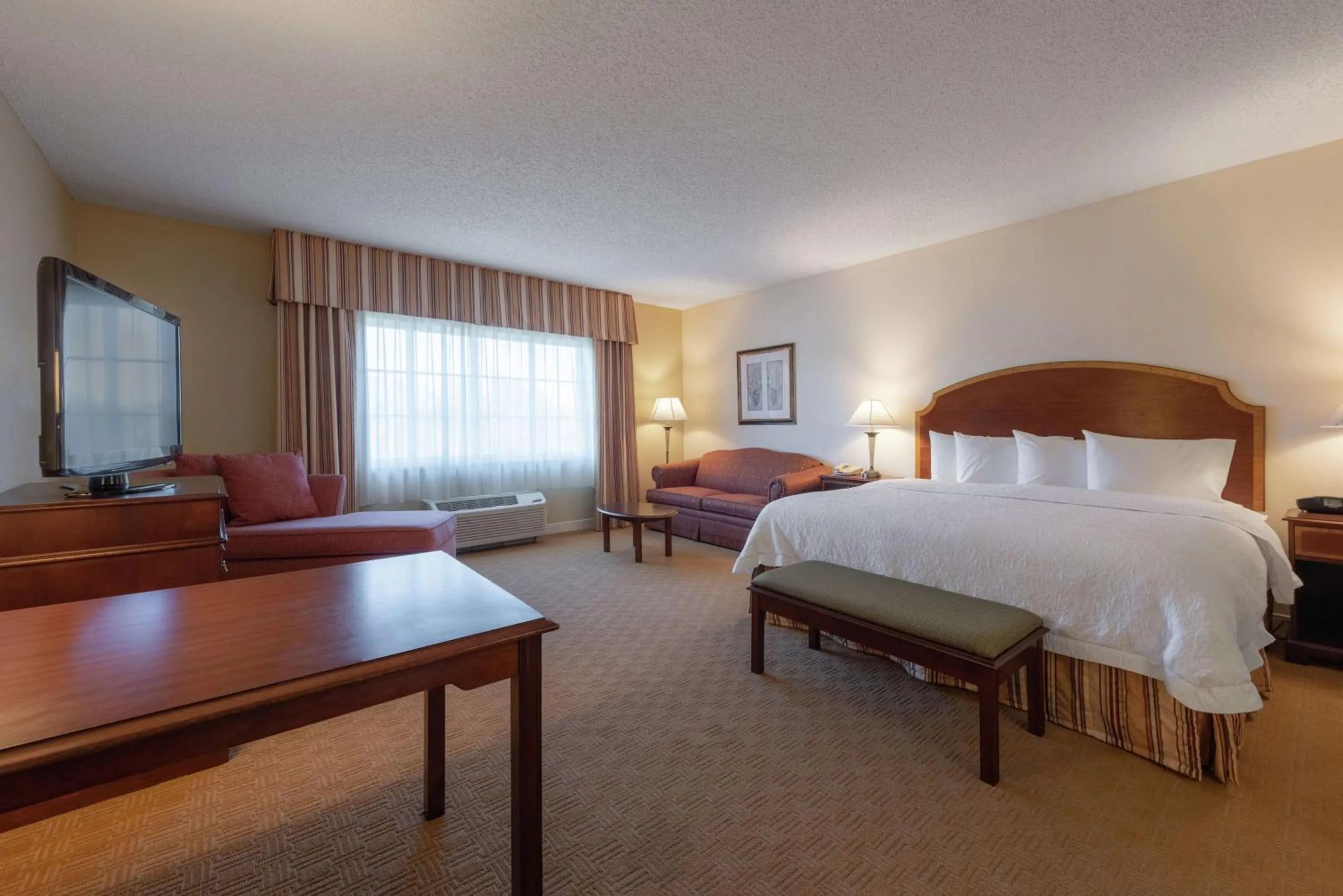 Bedroom, Bed in Hampton Inn & Suites - Vicksburg