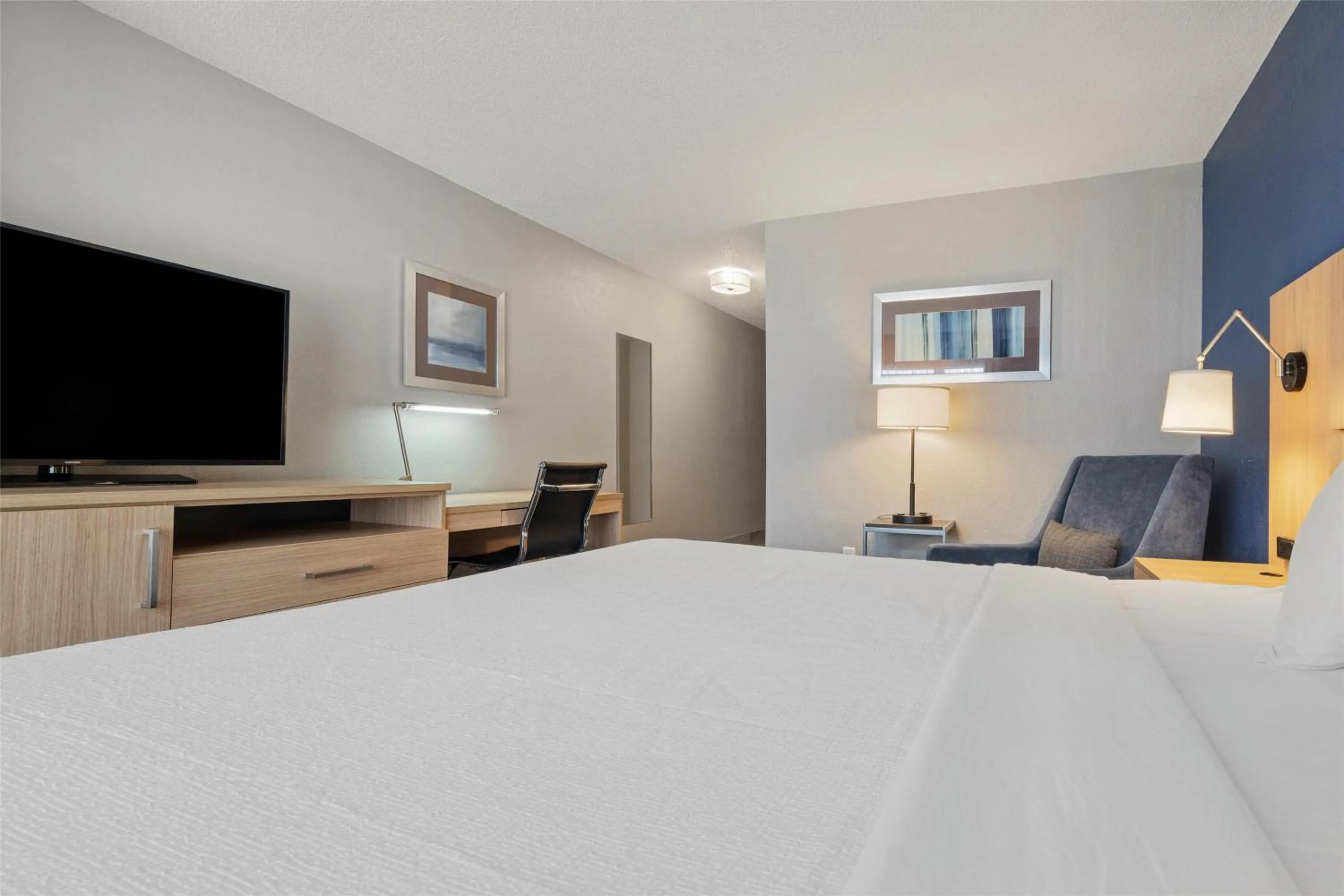 Bedroom, Bed in Best Western Eau Claire South