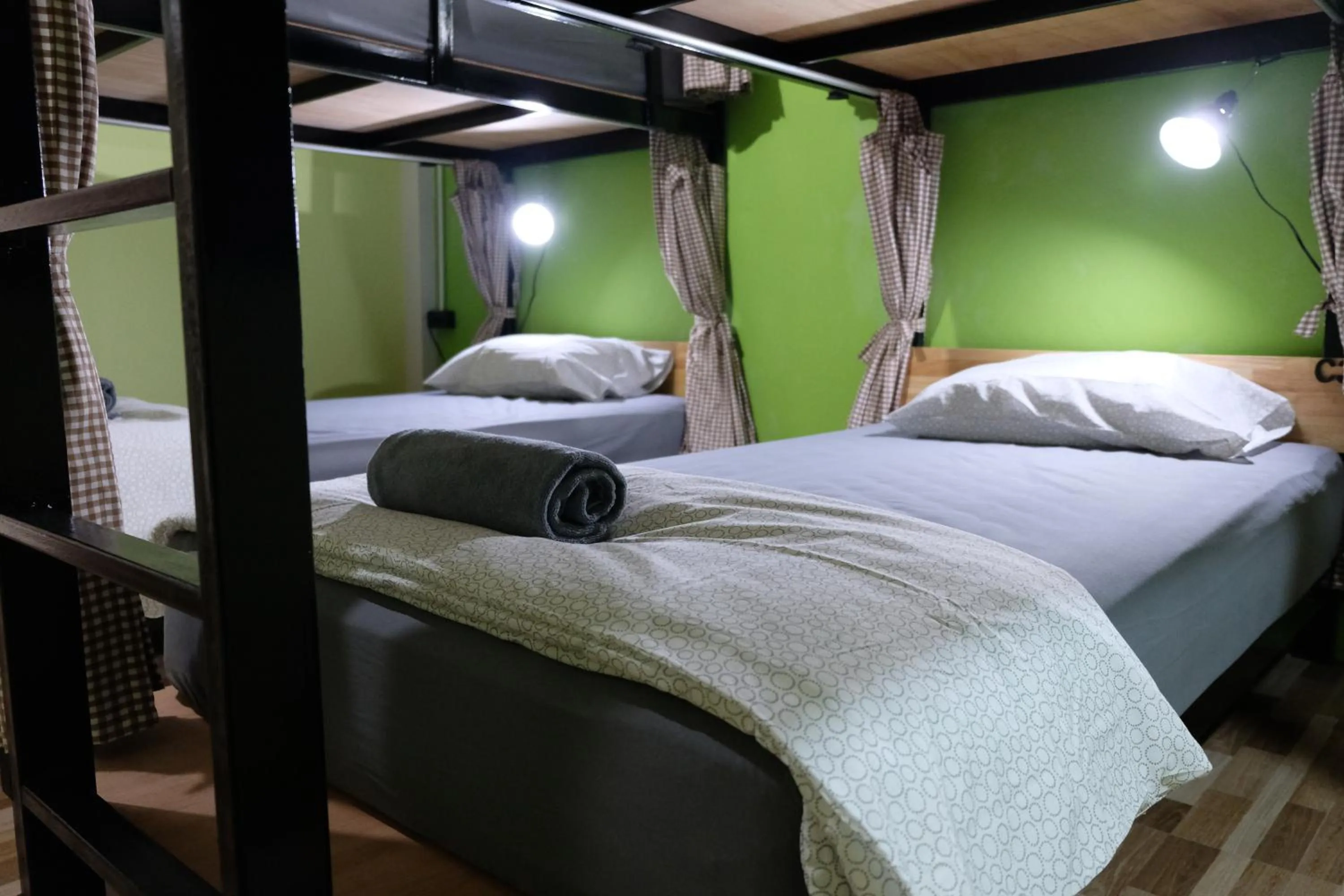 bunk bed, Bed in Tangmo House