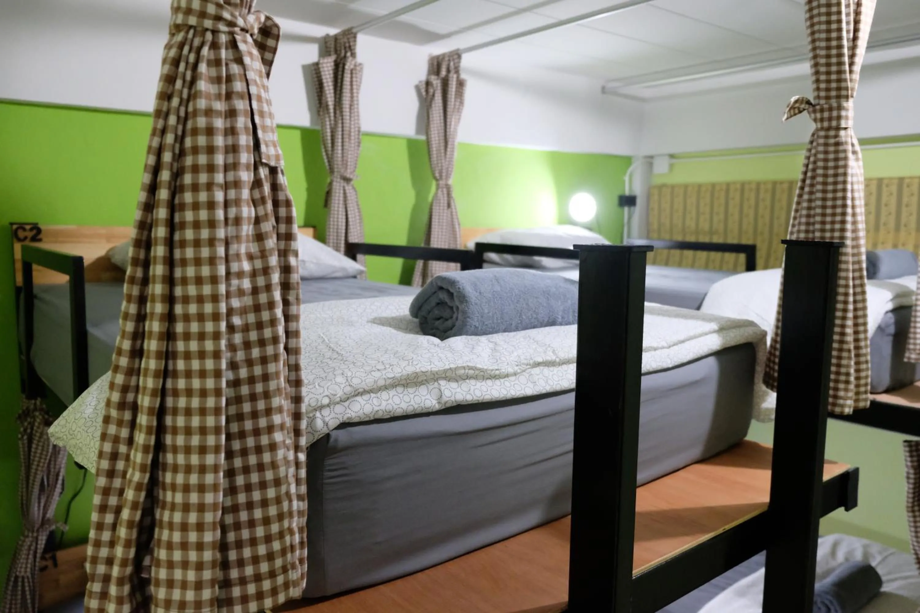 Property building, Bed in Tangmo House