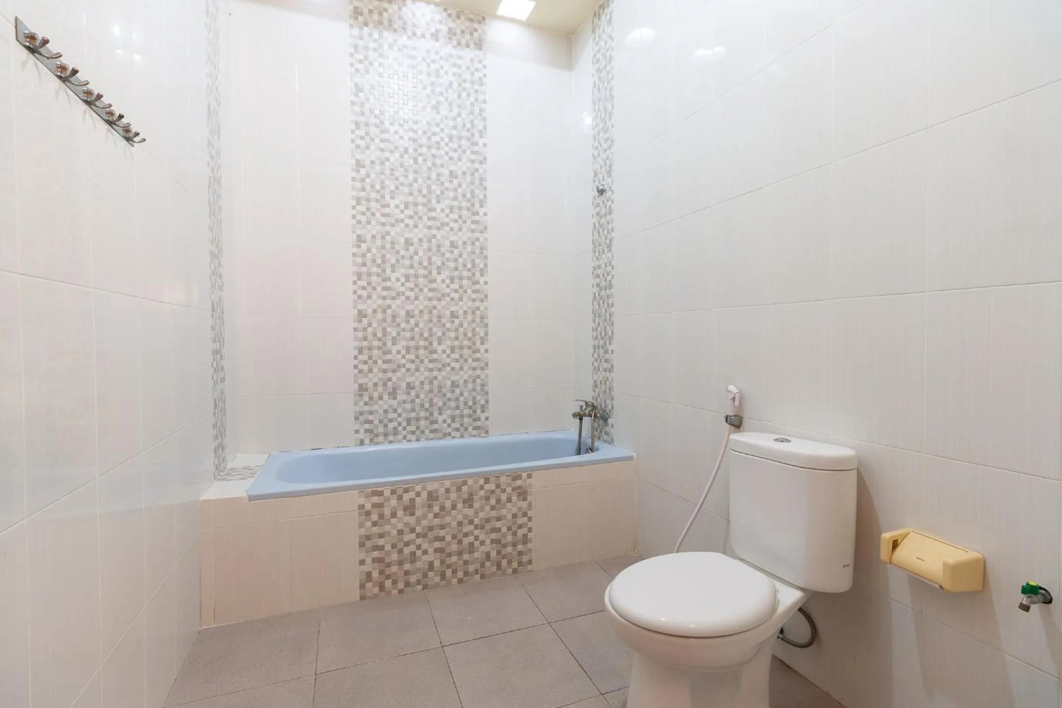 Toilet in The Guest Villas Legian Kuta