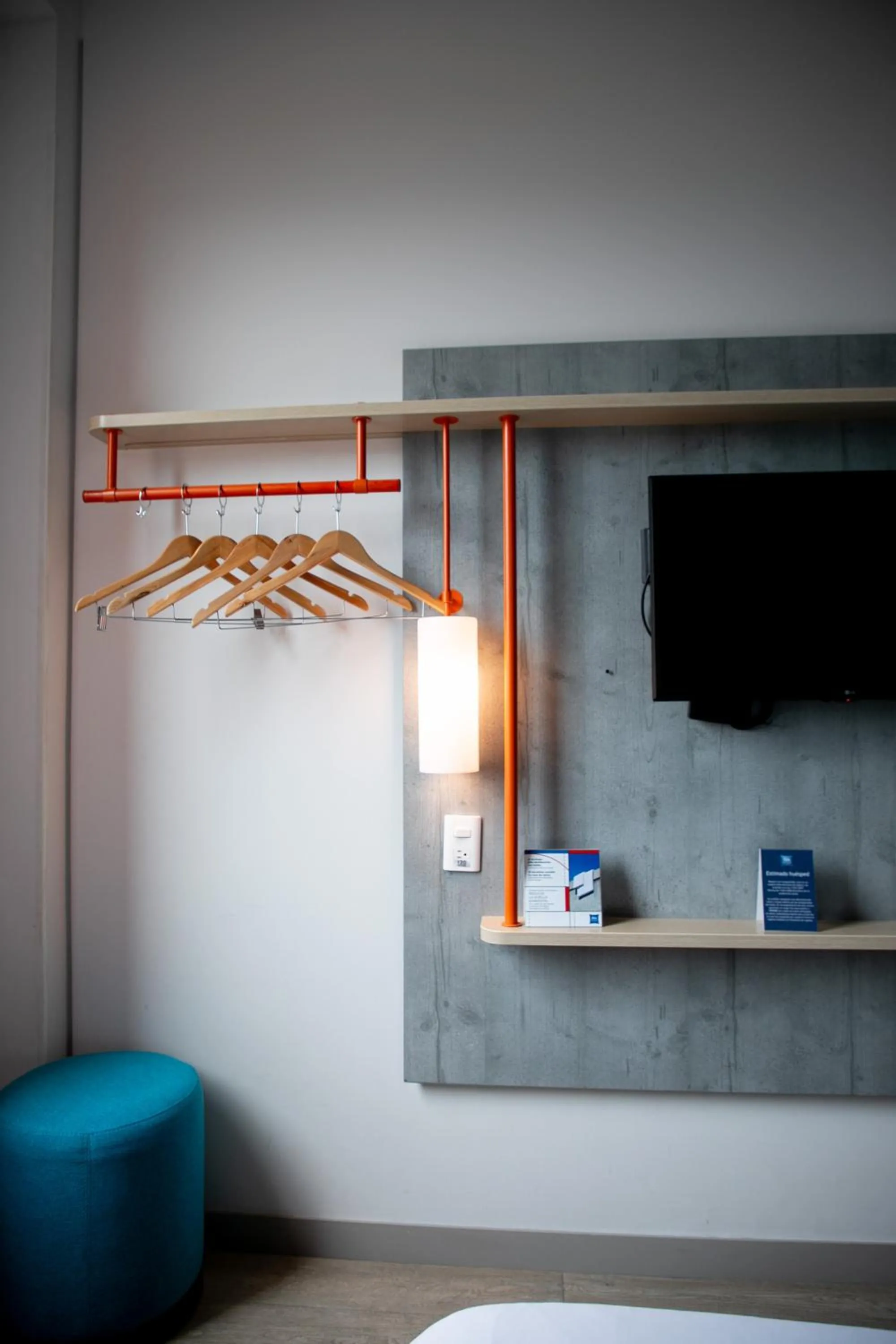 TV and multimedia in ibis budget Medellín Itagüí Metro