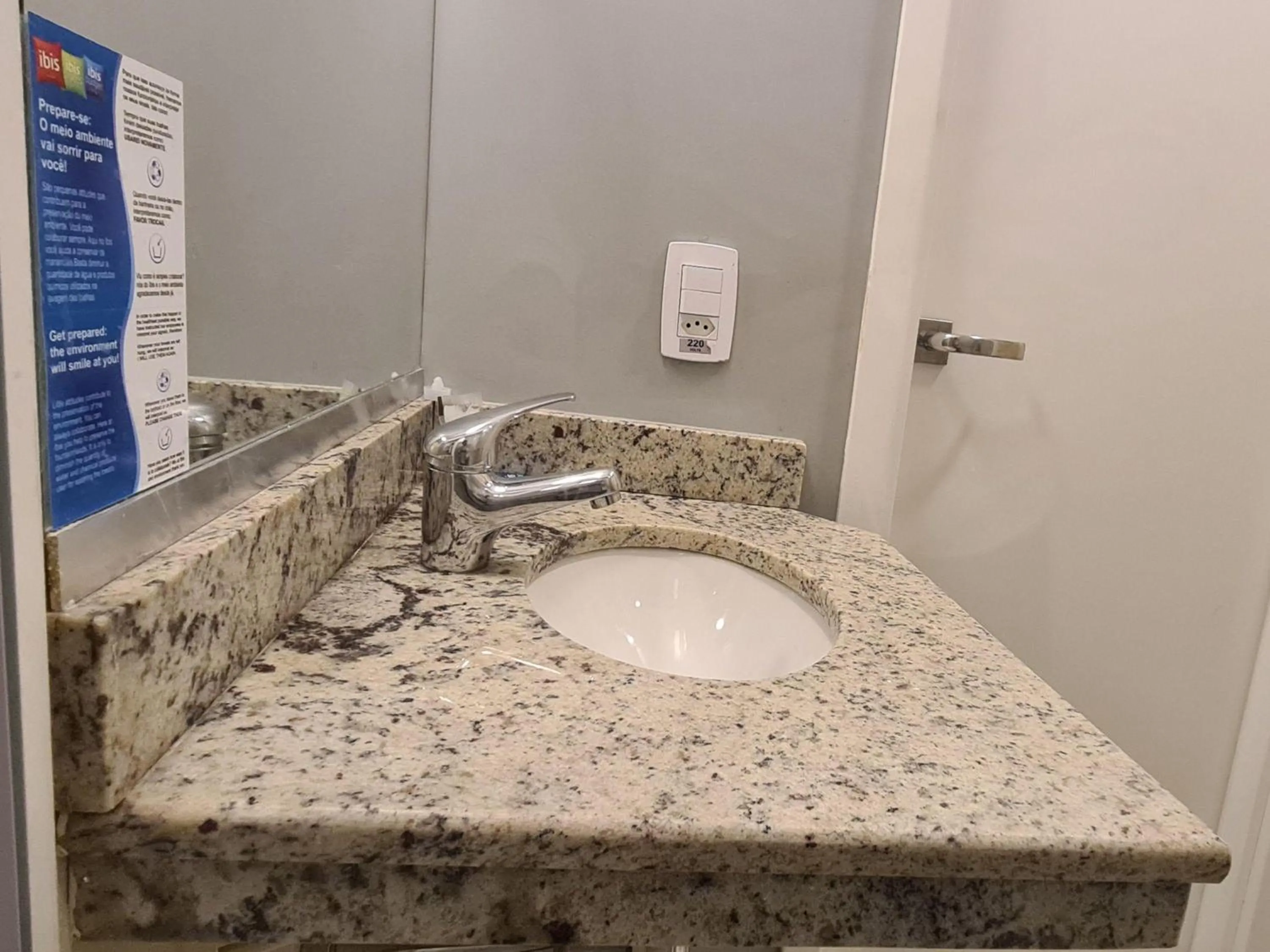 Bedroom in ibis budget Petropolis