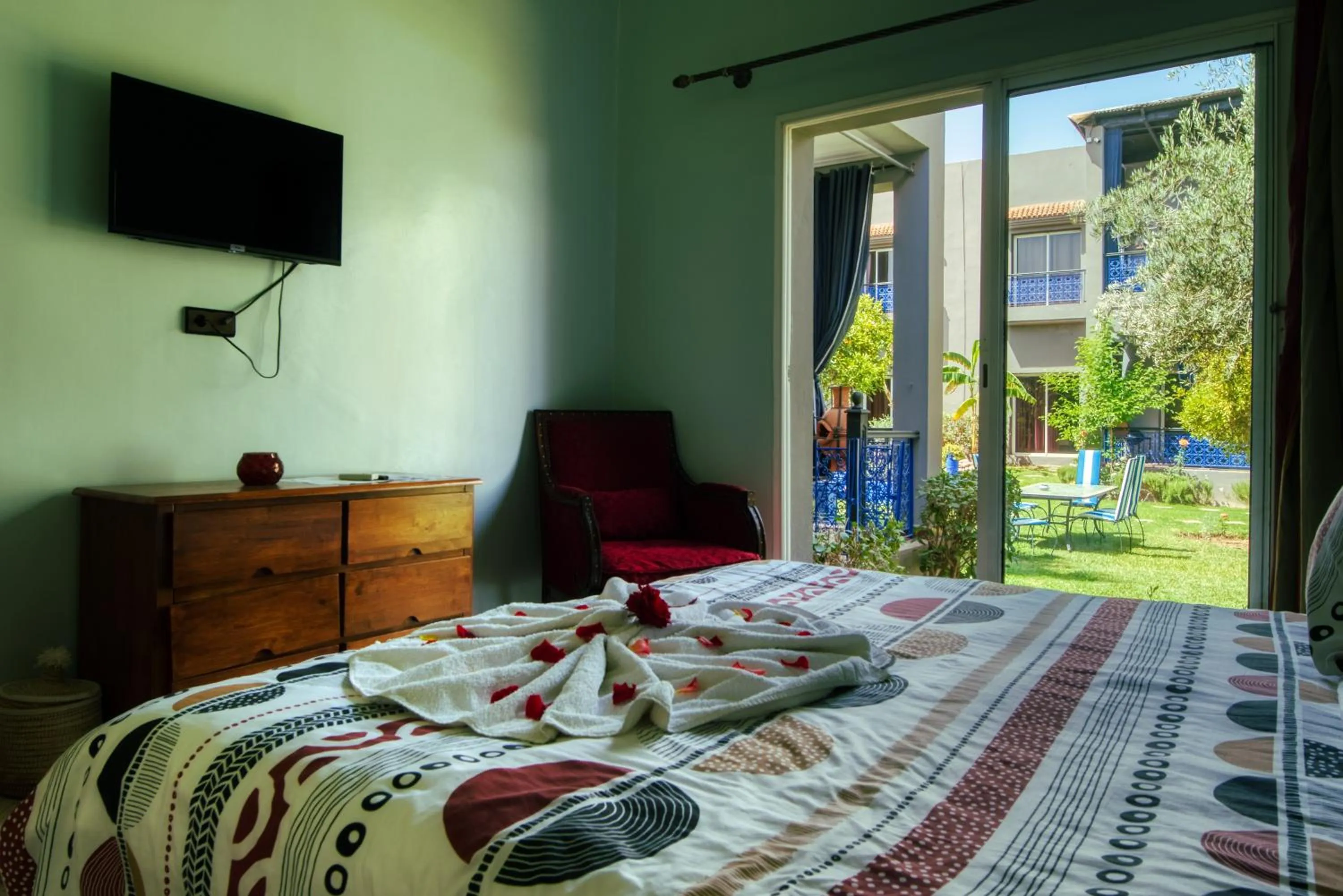 Bedroom, Bed in Villas 95 Appart'Hôtel