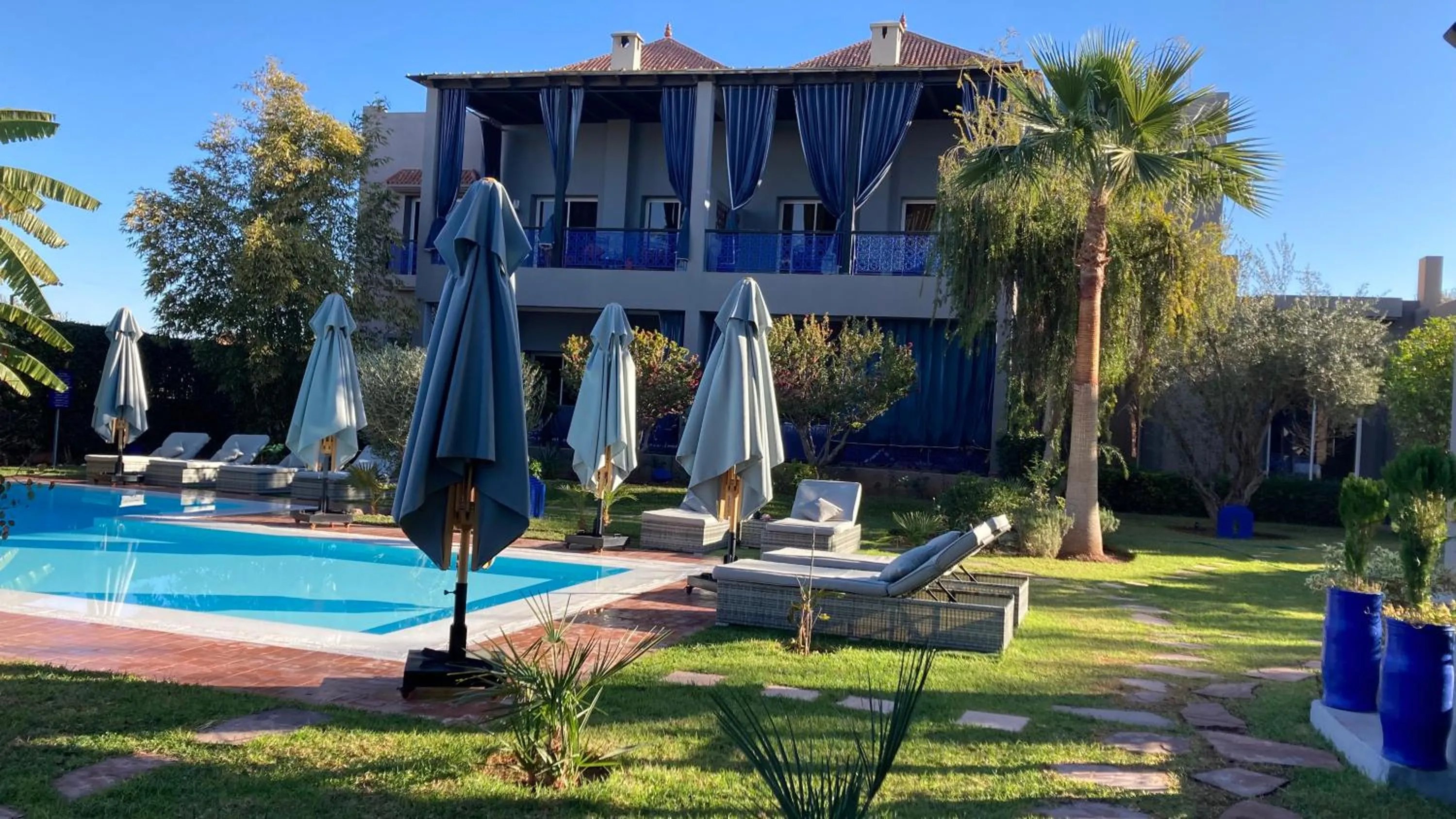 Pool view in Villas 95 Appart'Hôtel