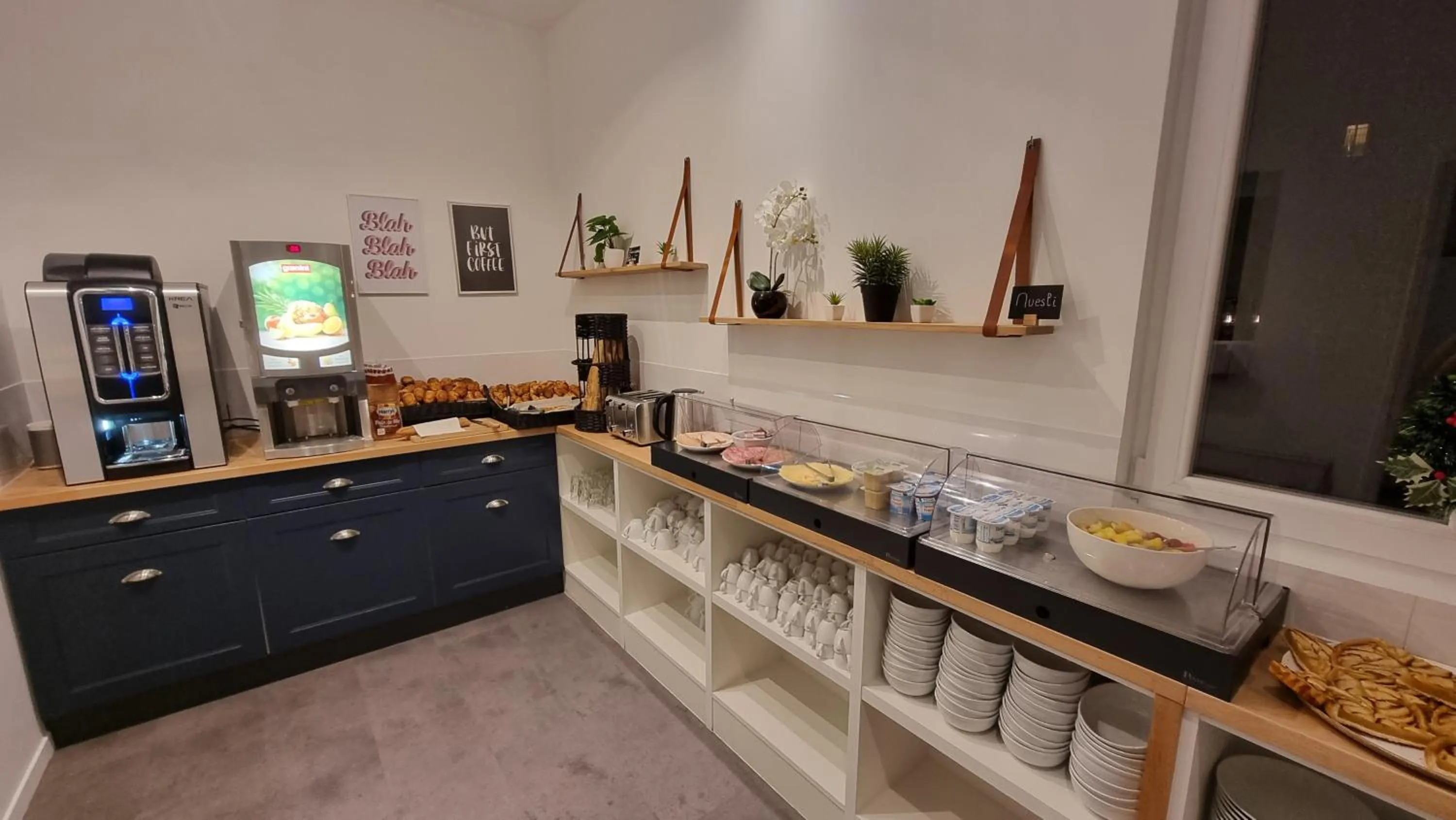 Breakfast in Oskar Hotel