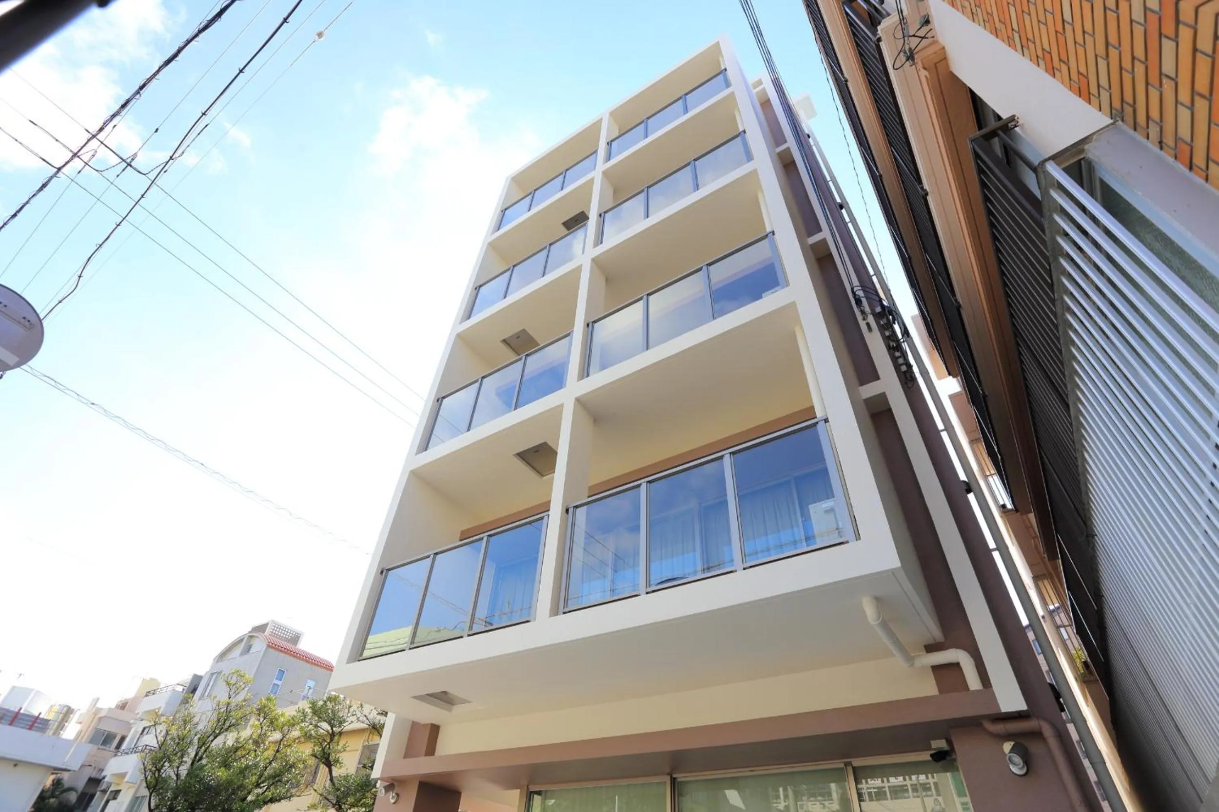 Property building in Tabinoteitaku Okinawa Naha
