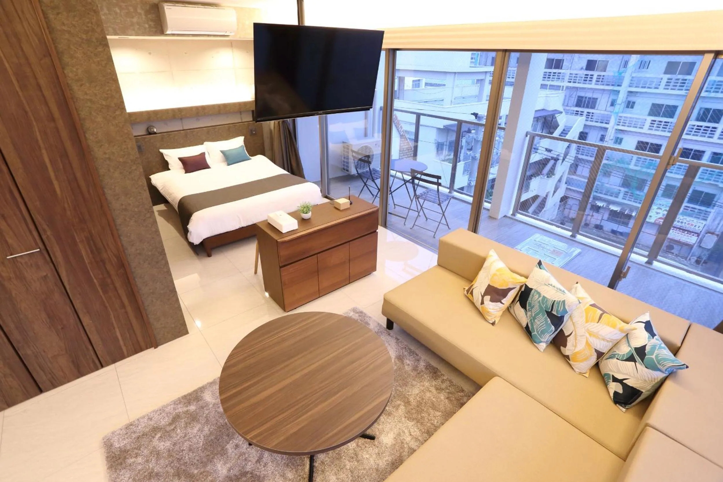 Photo of the whole room in Tabinoteitaku Okinawa Naha