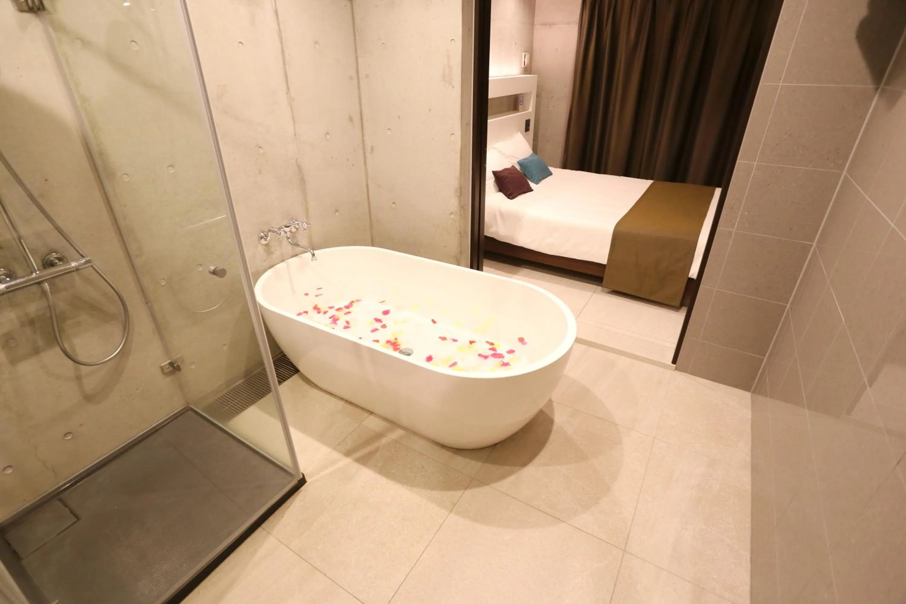 Bathroom in Tabinoteitaku Okinawa Naha