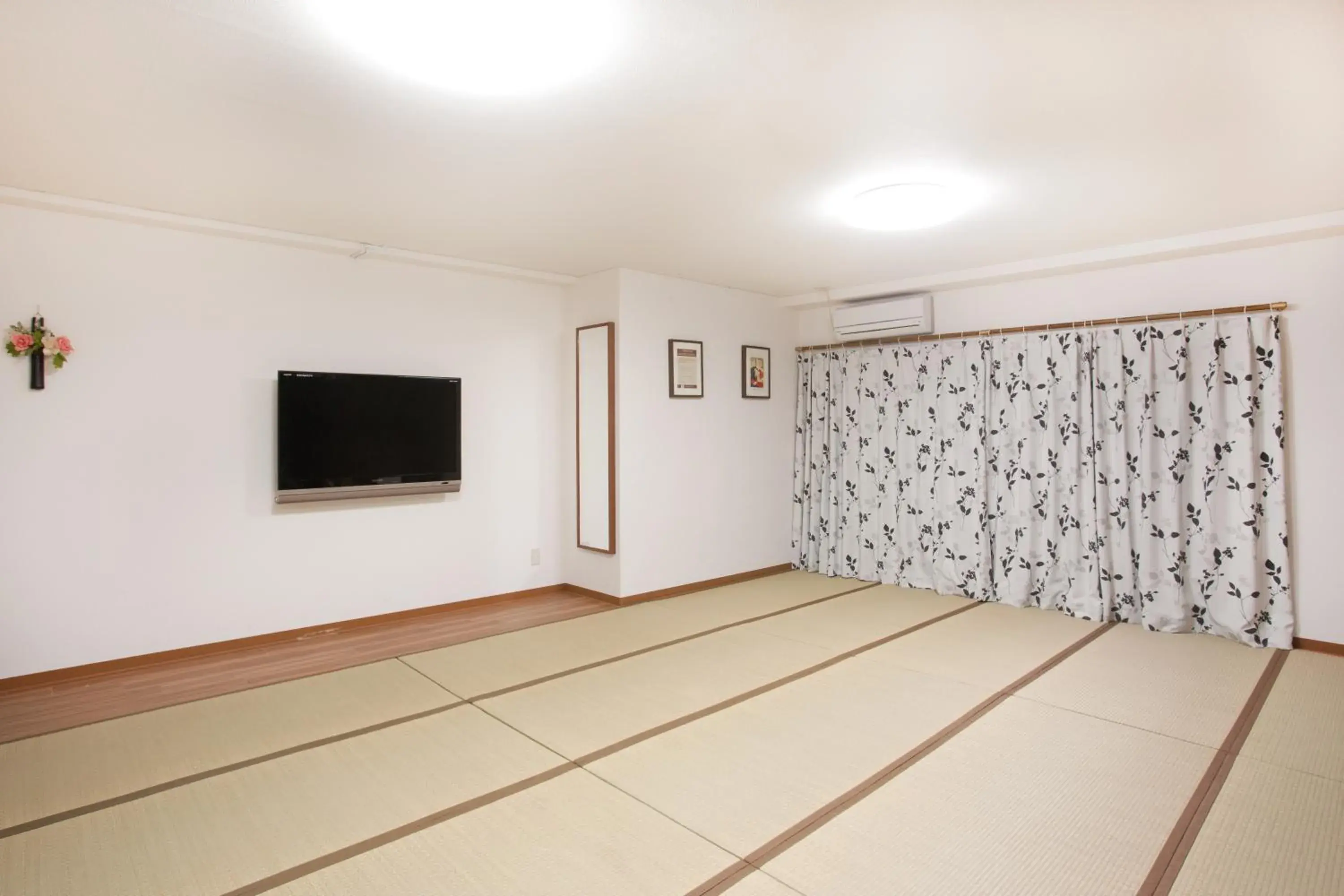 Japanese-Style Superior Room in Hanabi Hotel Japanese-Style Superior Room in Hanabi Hotel