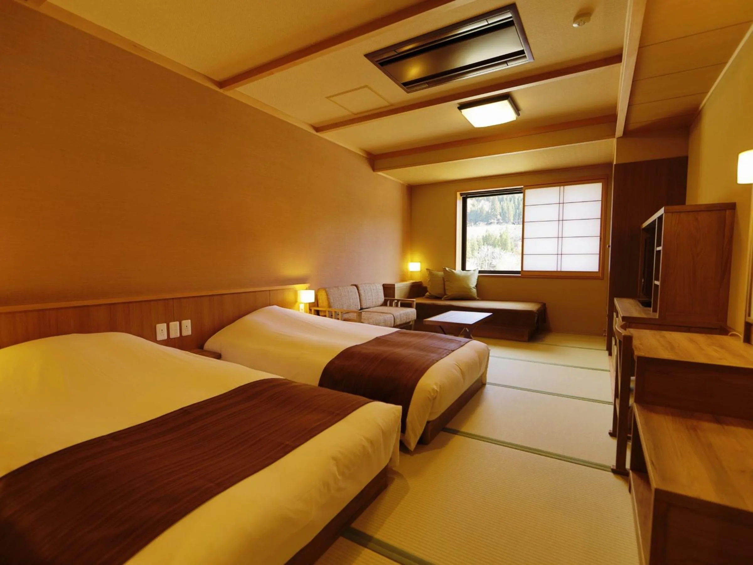 Photo of the whole room, Bed in Onyado Yuinosho, Shirakawago