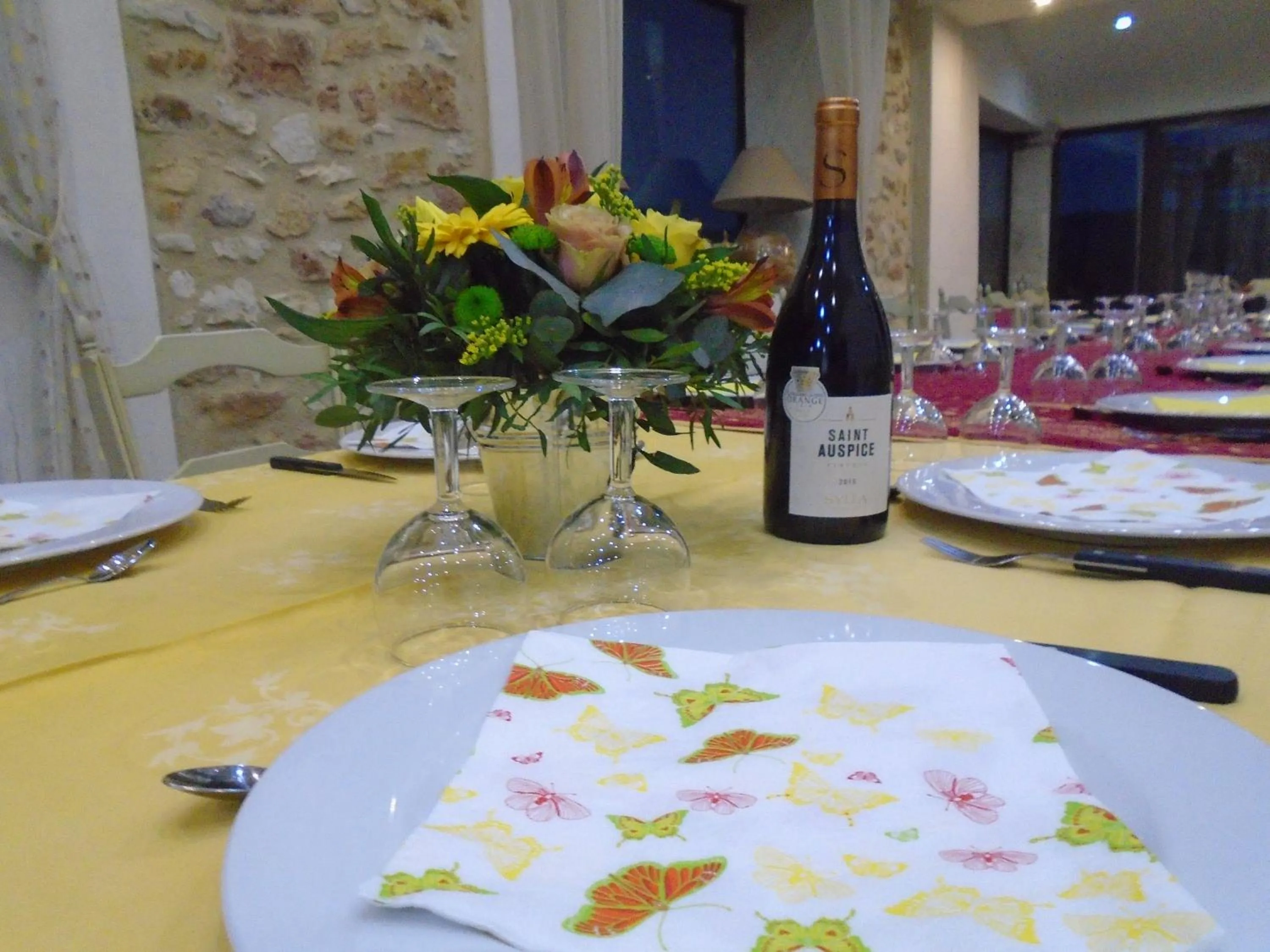 Dinner in Chambres & Tables d'hôtes Moulin de Lavon