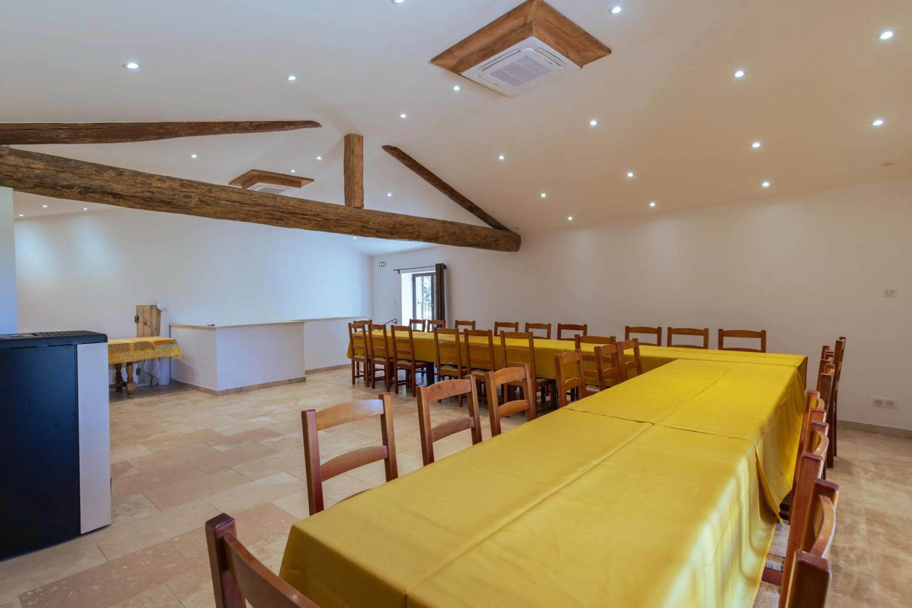 Dining area in Chambres & Tables d'hôtes Moulin de Lavon