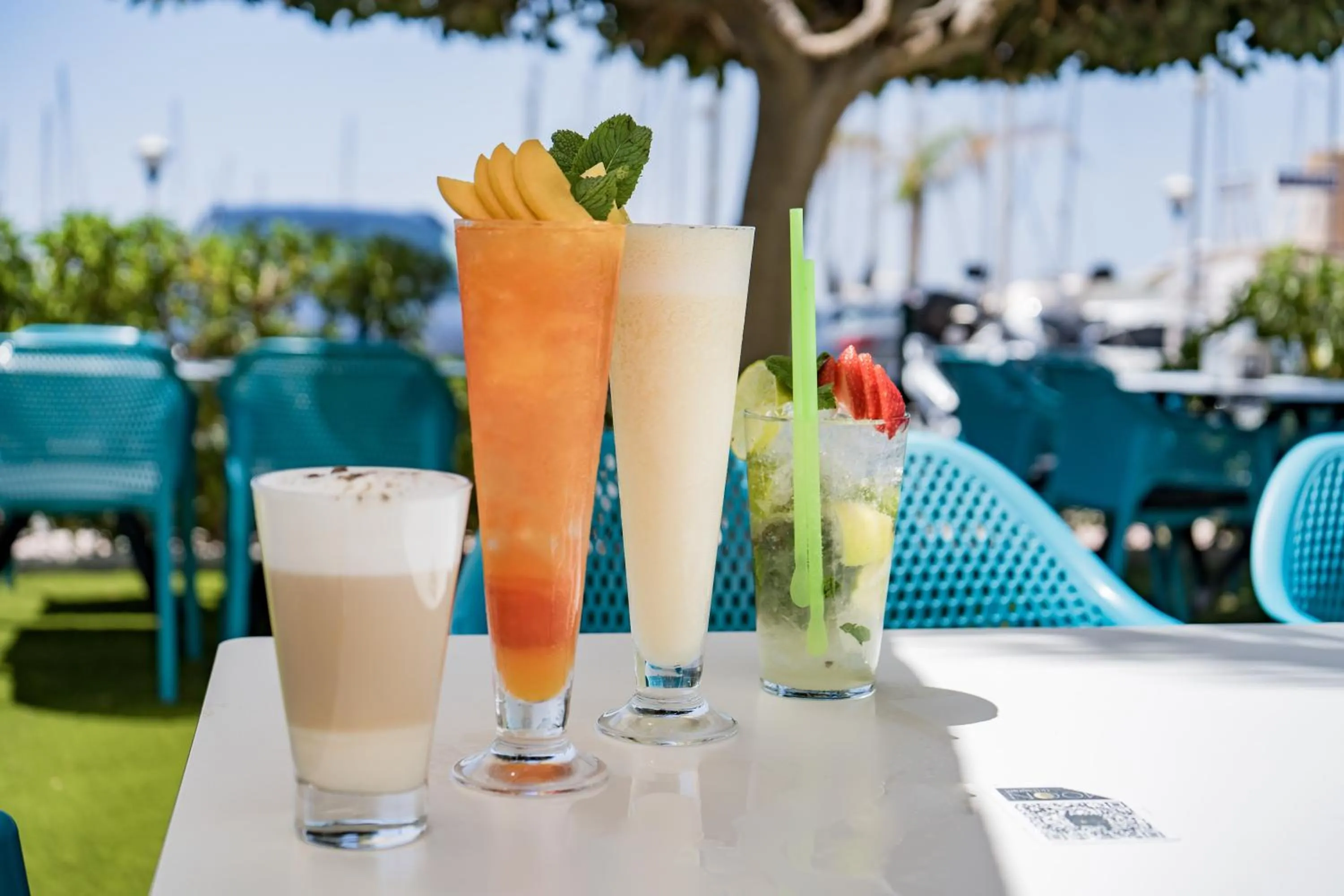 Food and drinks in Moon Hotel & SPA.