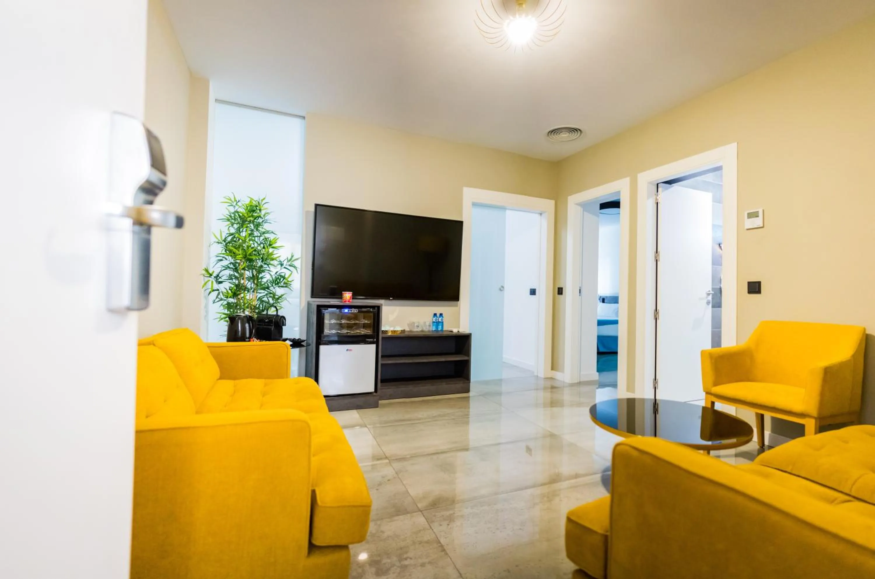 Living room in Moon Hotel & SPA.