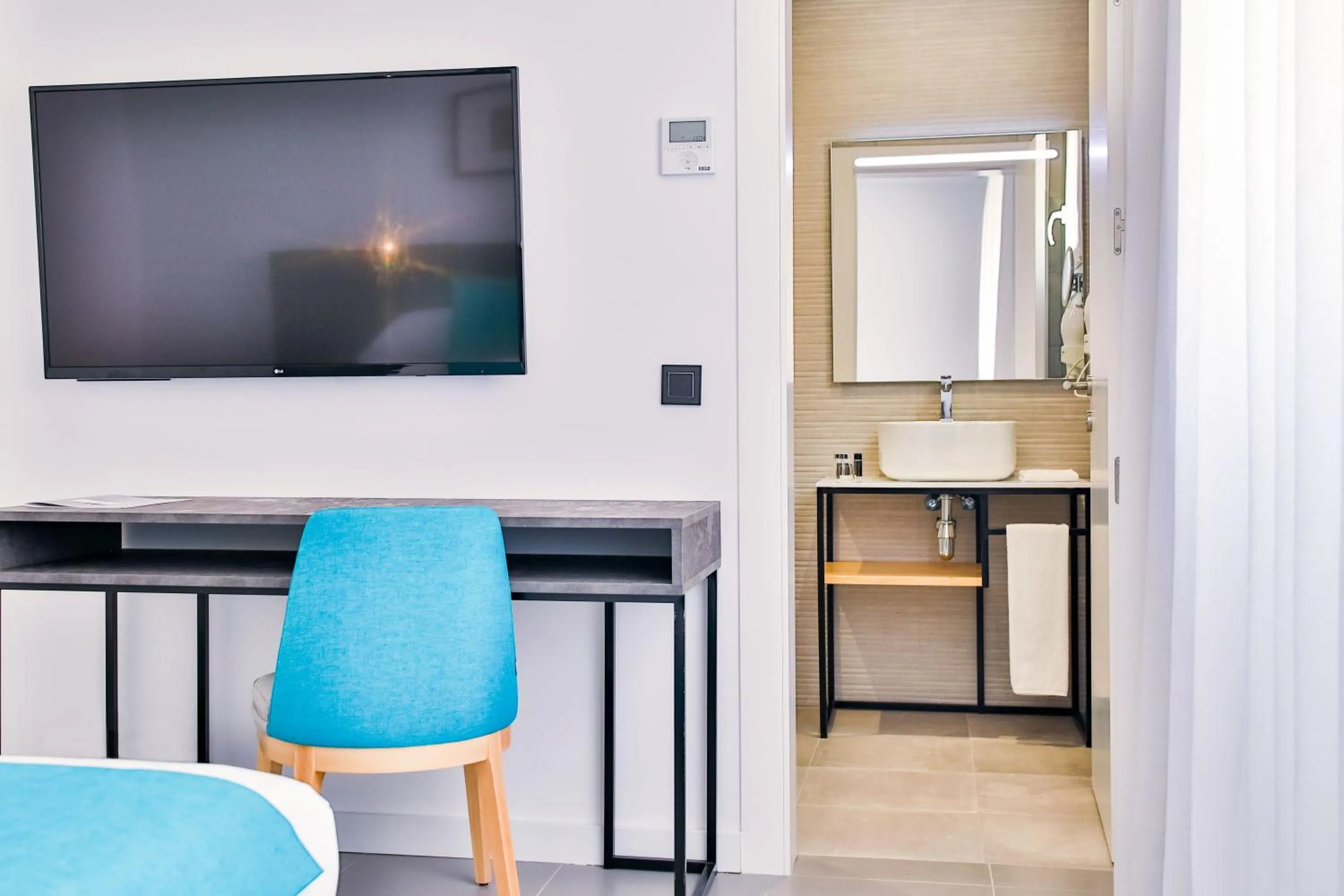 Seating area in Moon Hotel & SPA.