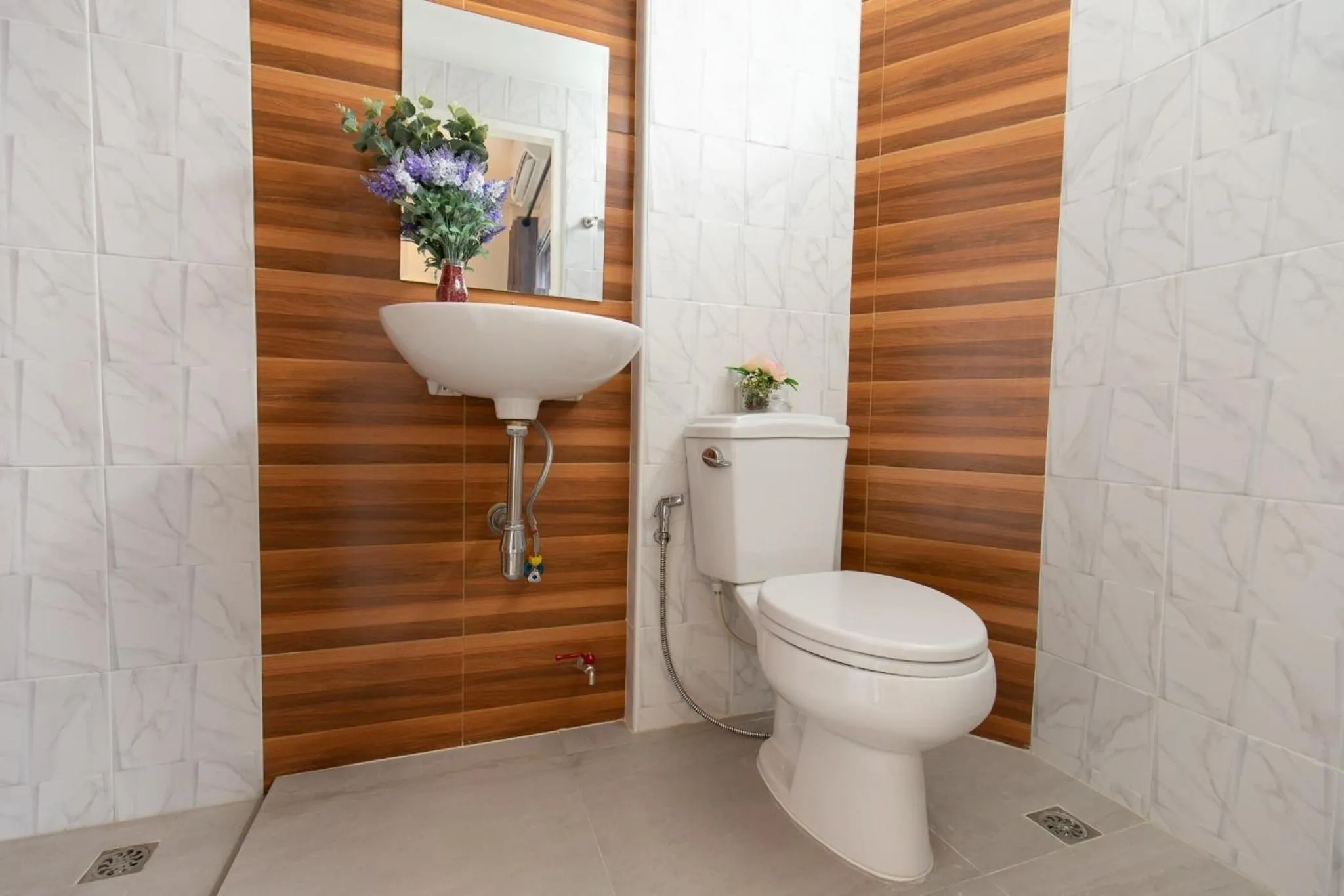 Bathroom in Mango 10 House