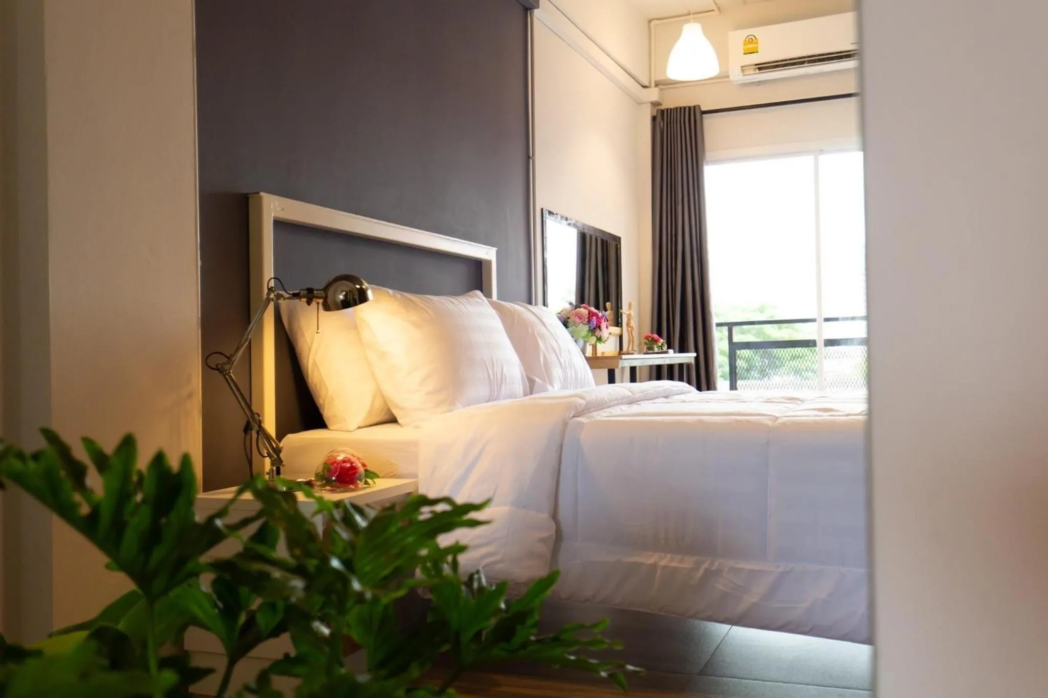 Bedroom, Bed in Mango 10 House