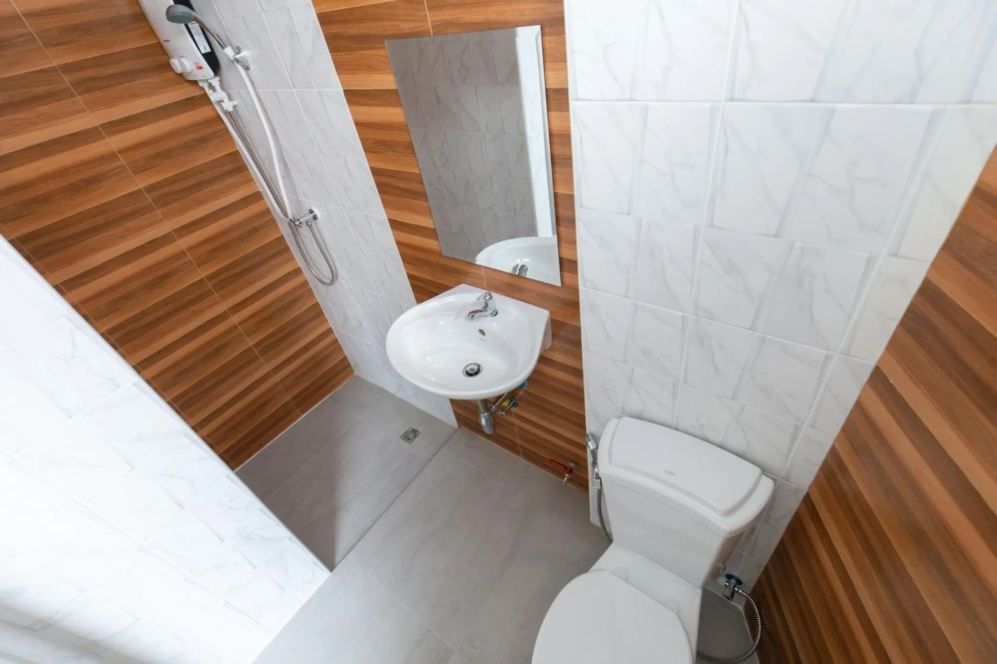 Shower in Mango 10 House