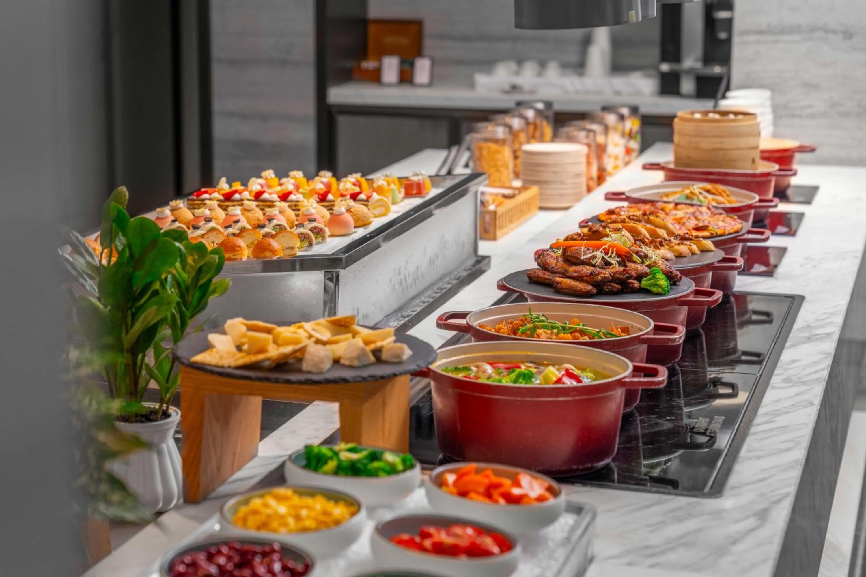 Restaurant/places to eat in Hilton Chengdu Chenghua - Close to Panda Base and Chunxi Road