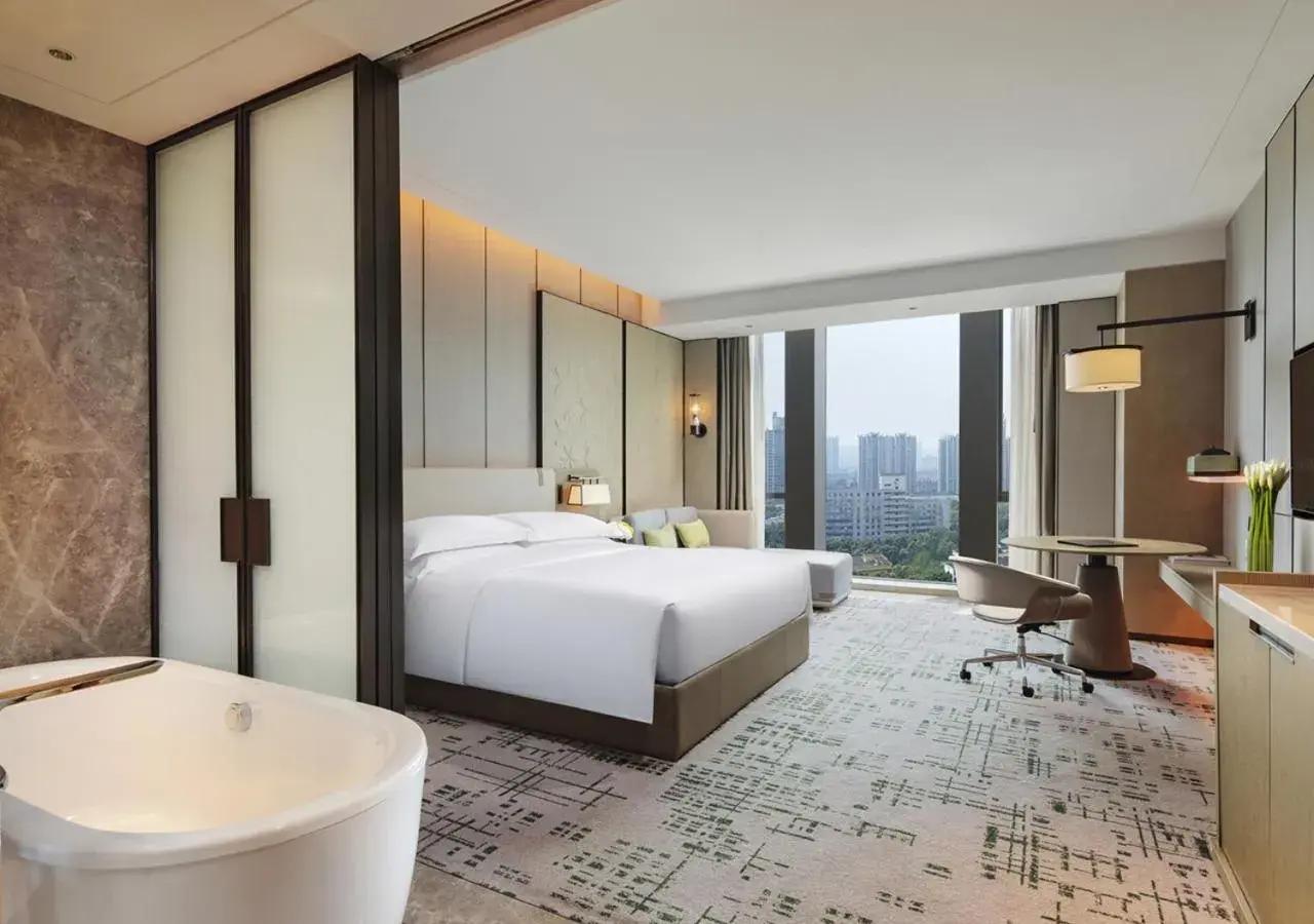 Executive King Room in Hilton Chengdu Chenghua - Close to Panda Base and Chunxi Road Executive King Room in Hilton Chengdu Chenghua - Close to Panda Base and Chunxi Road