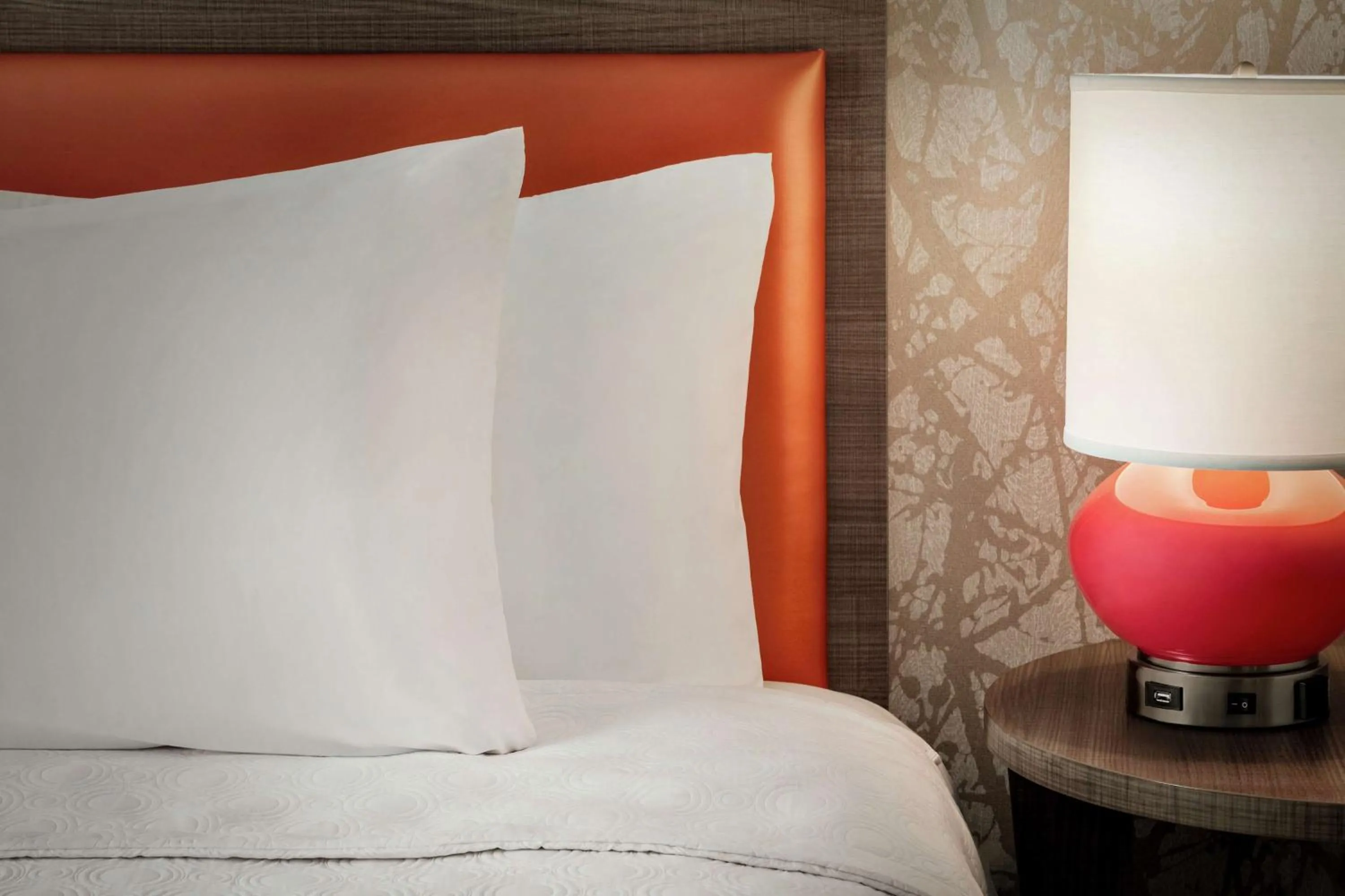 Bed in Home2 Suites By Hilton Silver Spring