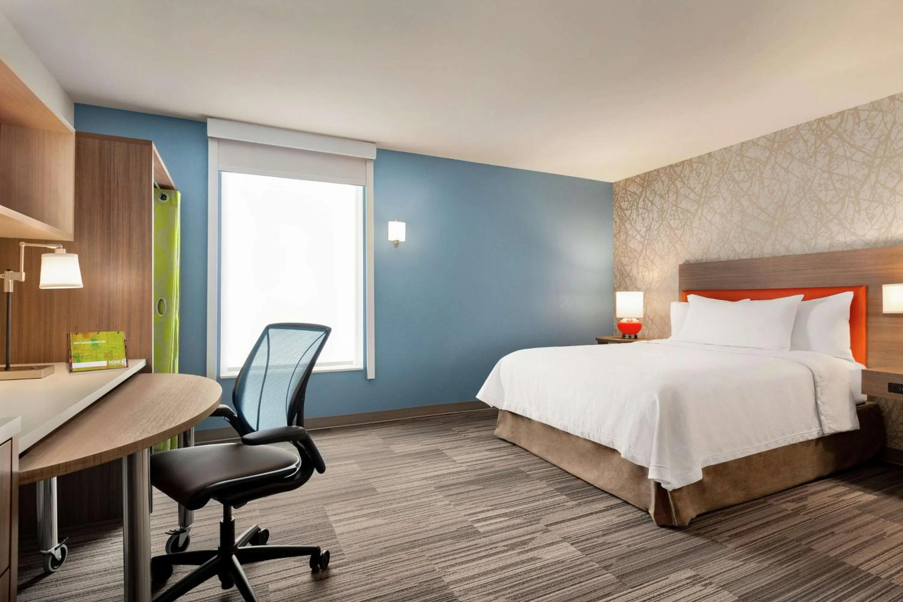 Bedroom, Bed in Home2 Suites By Hilton Silver Spring