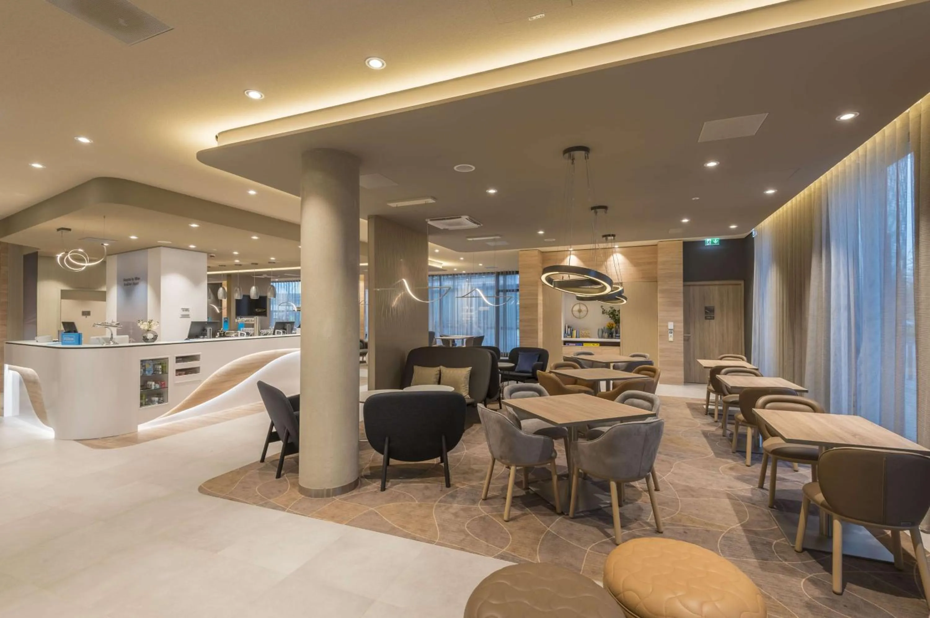 Lobby or reception in Hampton By Hilton Frankfurt Airport