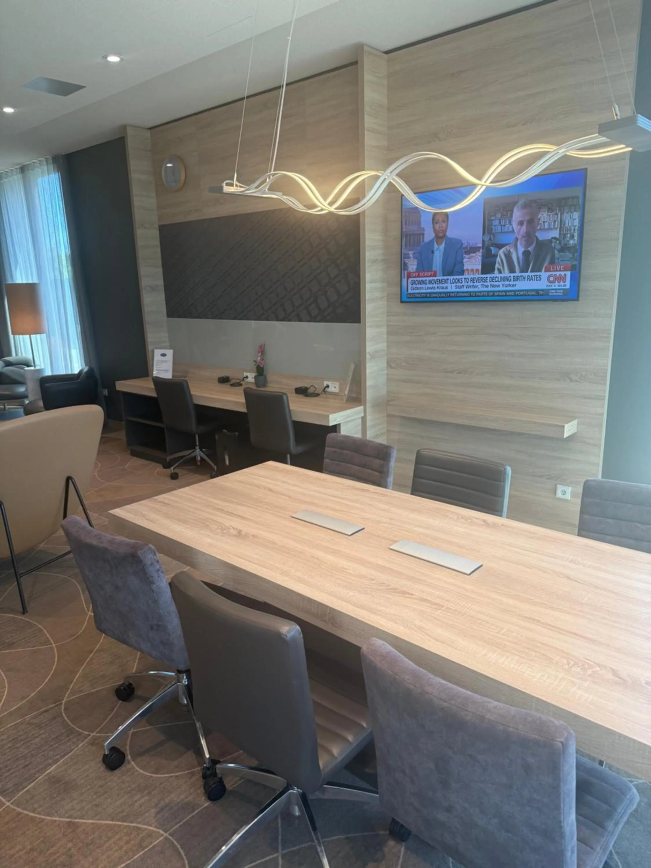 TV and multimedia in Hampton By Hilton Frankfurt Airport