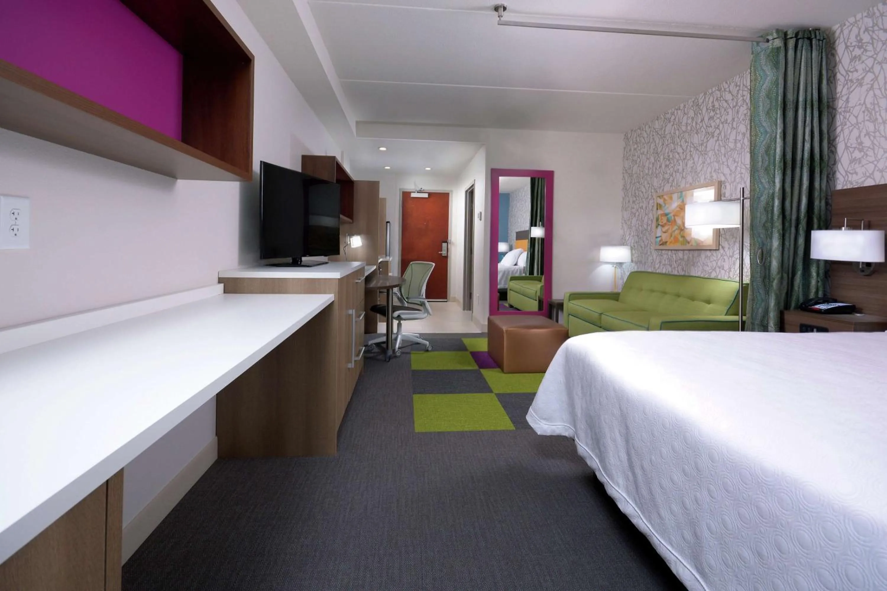 Bedroom, Bed in Home2 Suites By Hilton Duncan