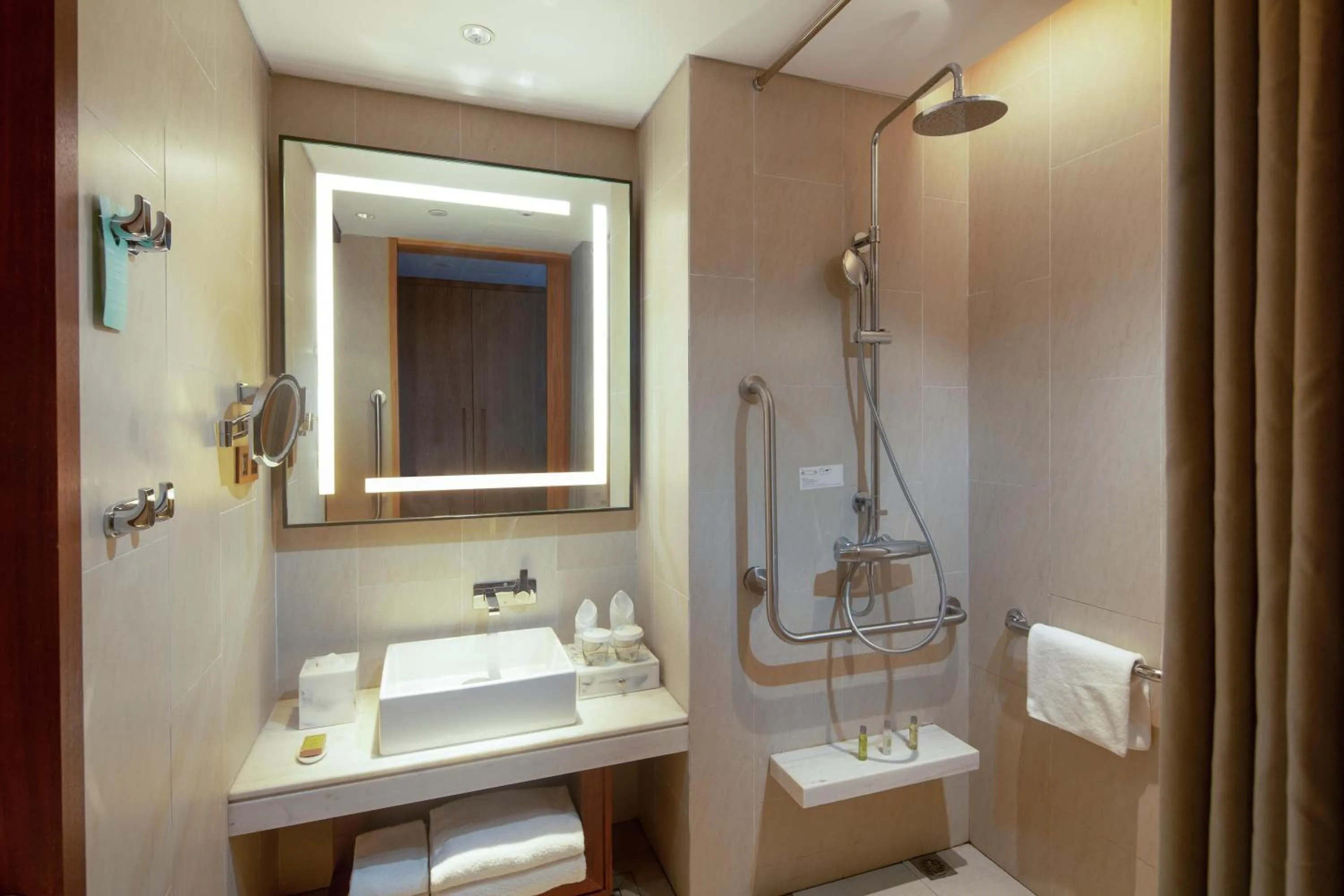 Bathroom in Hilton Garden Inn Zhuhai Hengqin